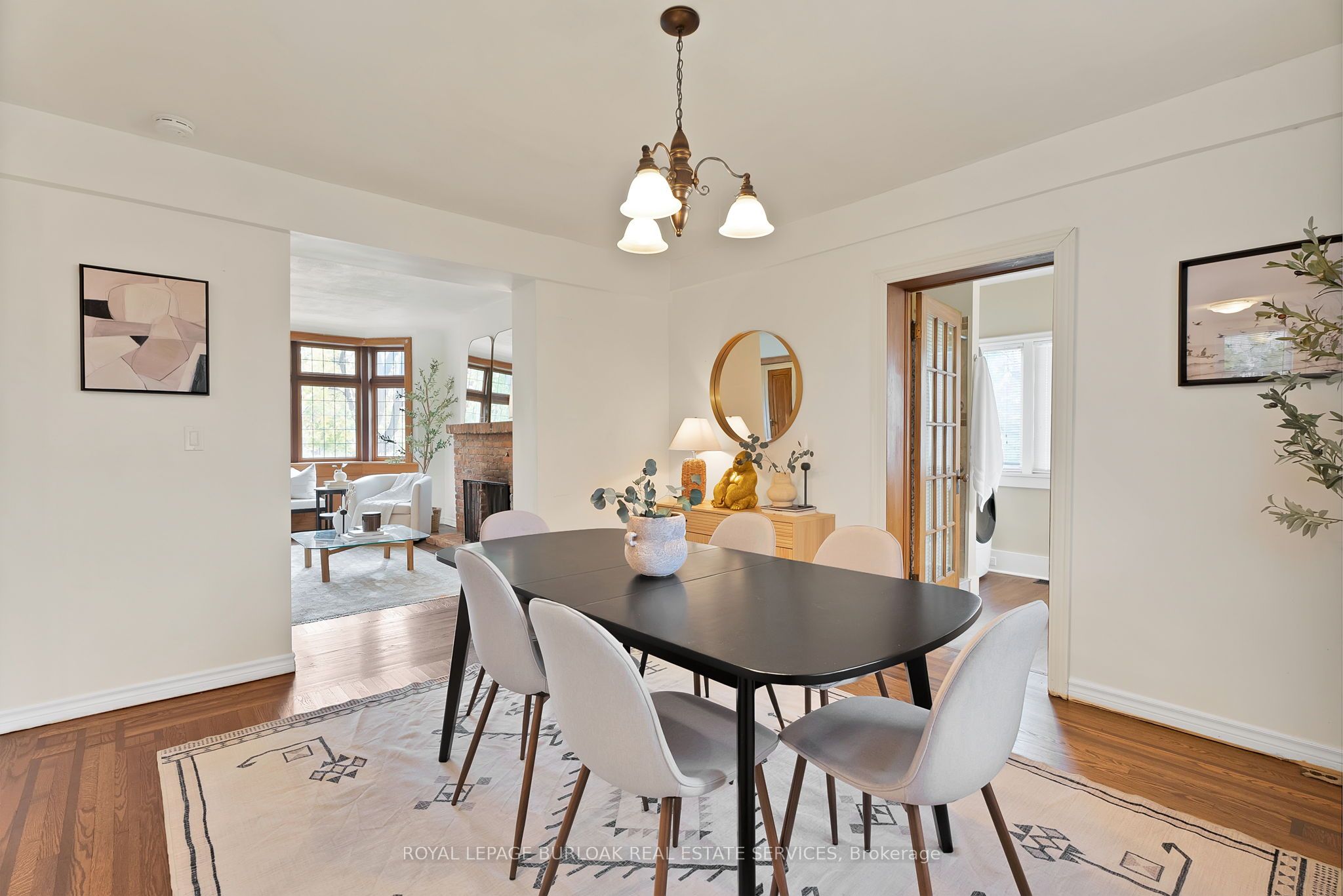 295 Plains Road W