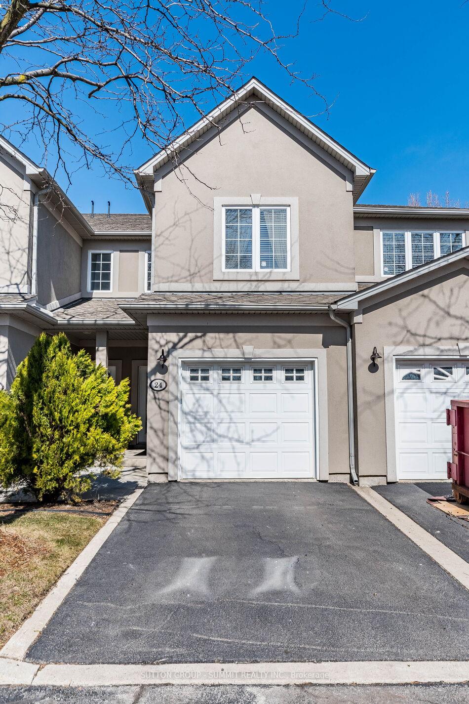 3 Bedrooms Condo at 484 Millen, Hamilton For sale
