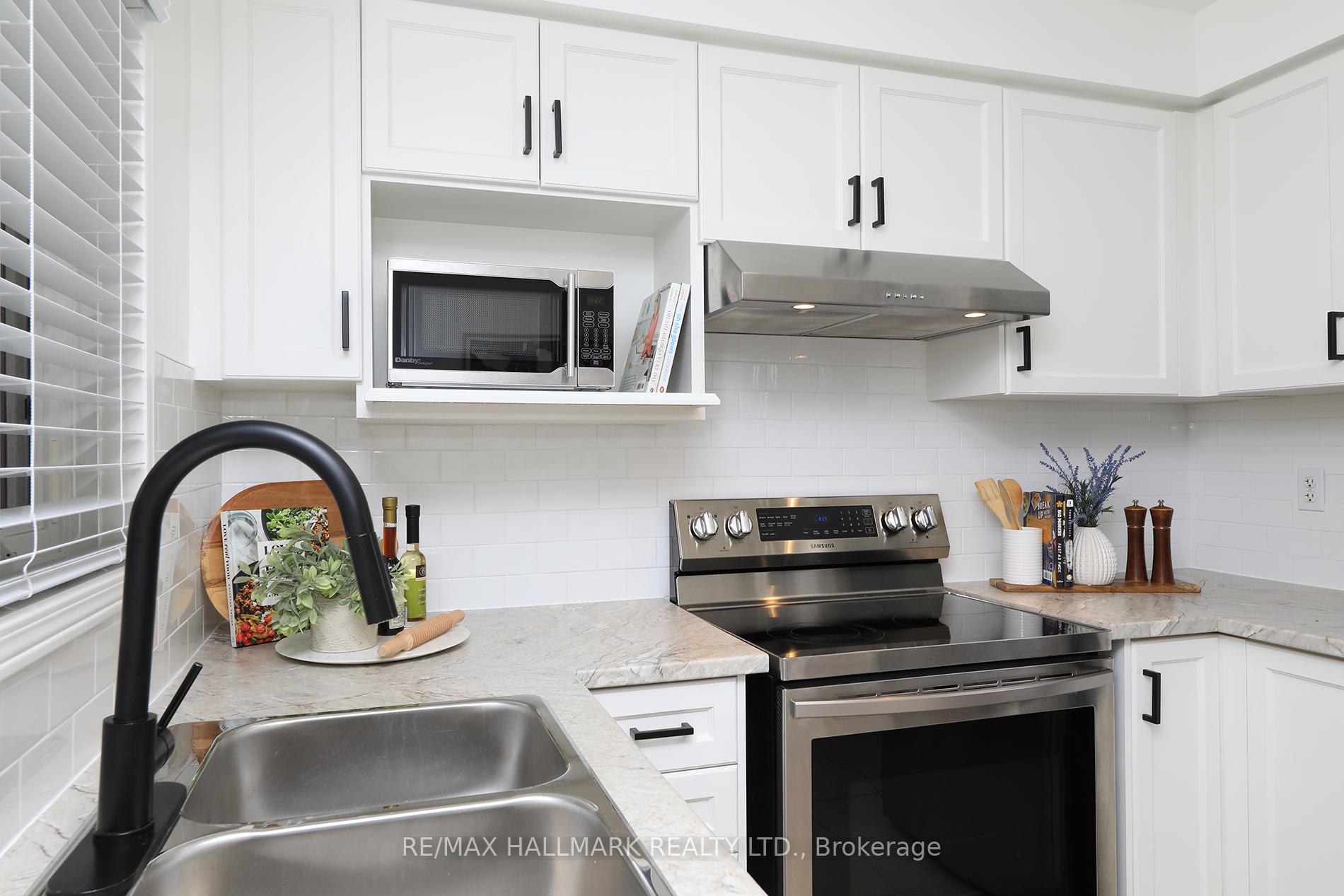 4 Bedrooms Condo at 150 Brickworks, Toronto For sale