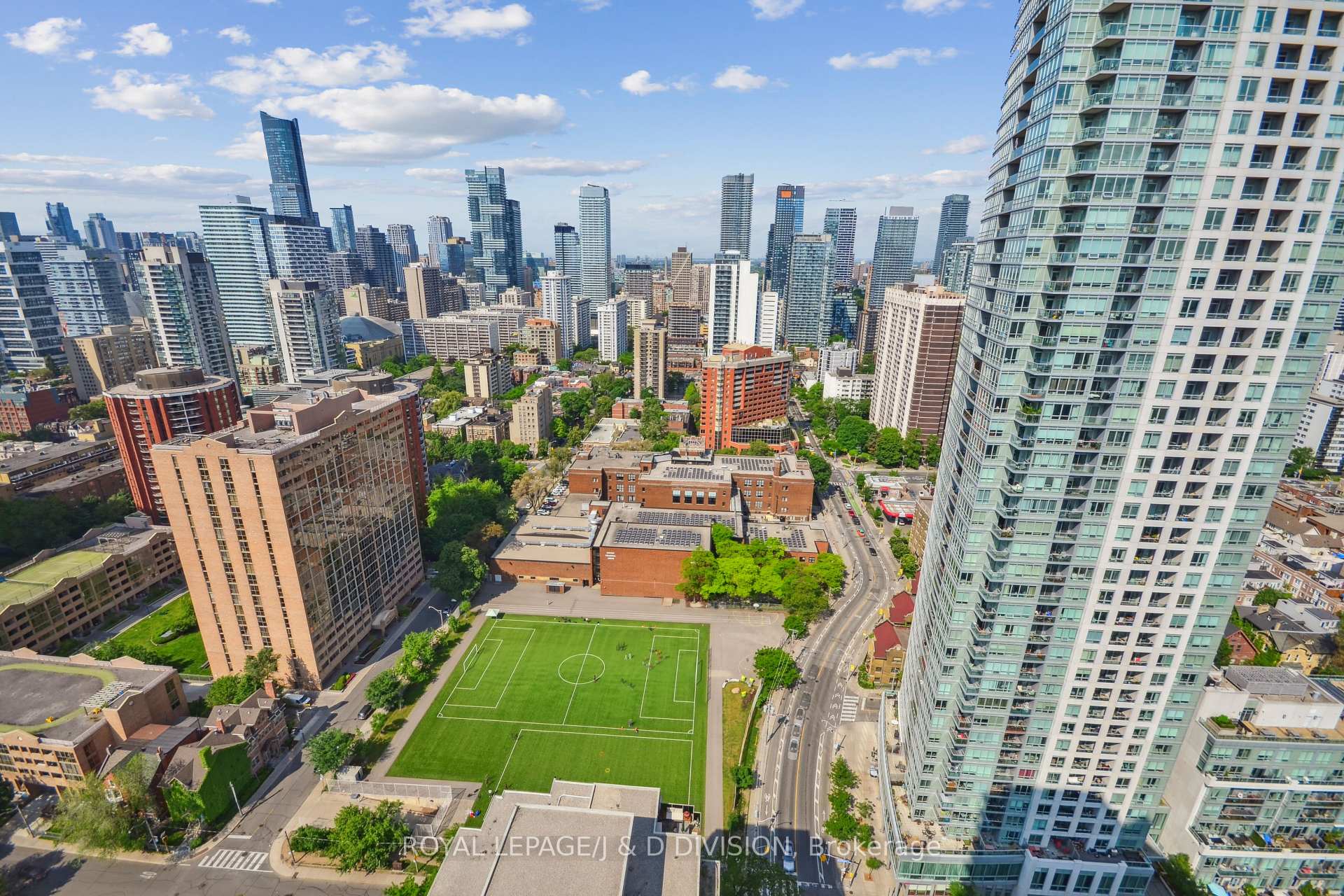 3 Bedrooms Condo at 159 Wellesley, Toronto For sale