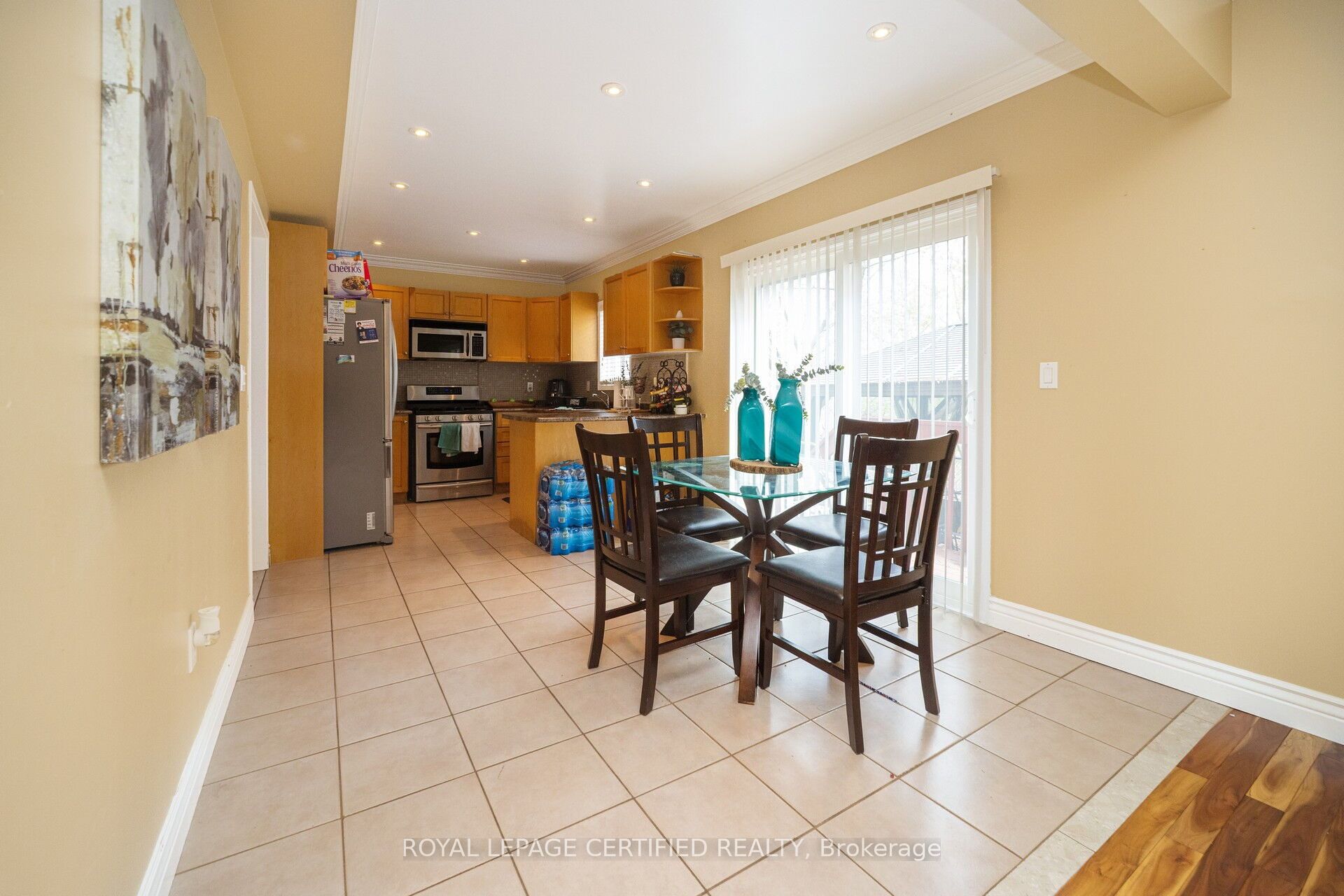 12 Sunnybrook Crescent