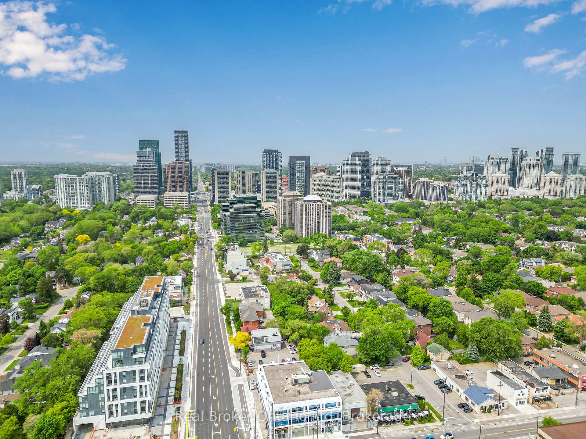 2 Bedrooms Condo at 10 Kenneth, Toronto For sale