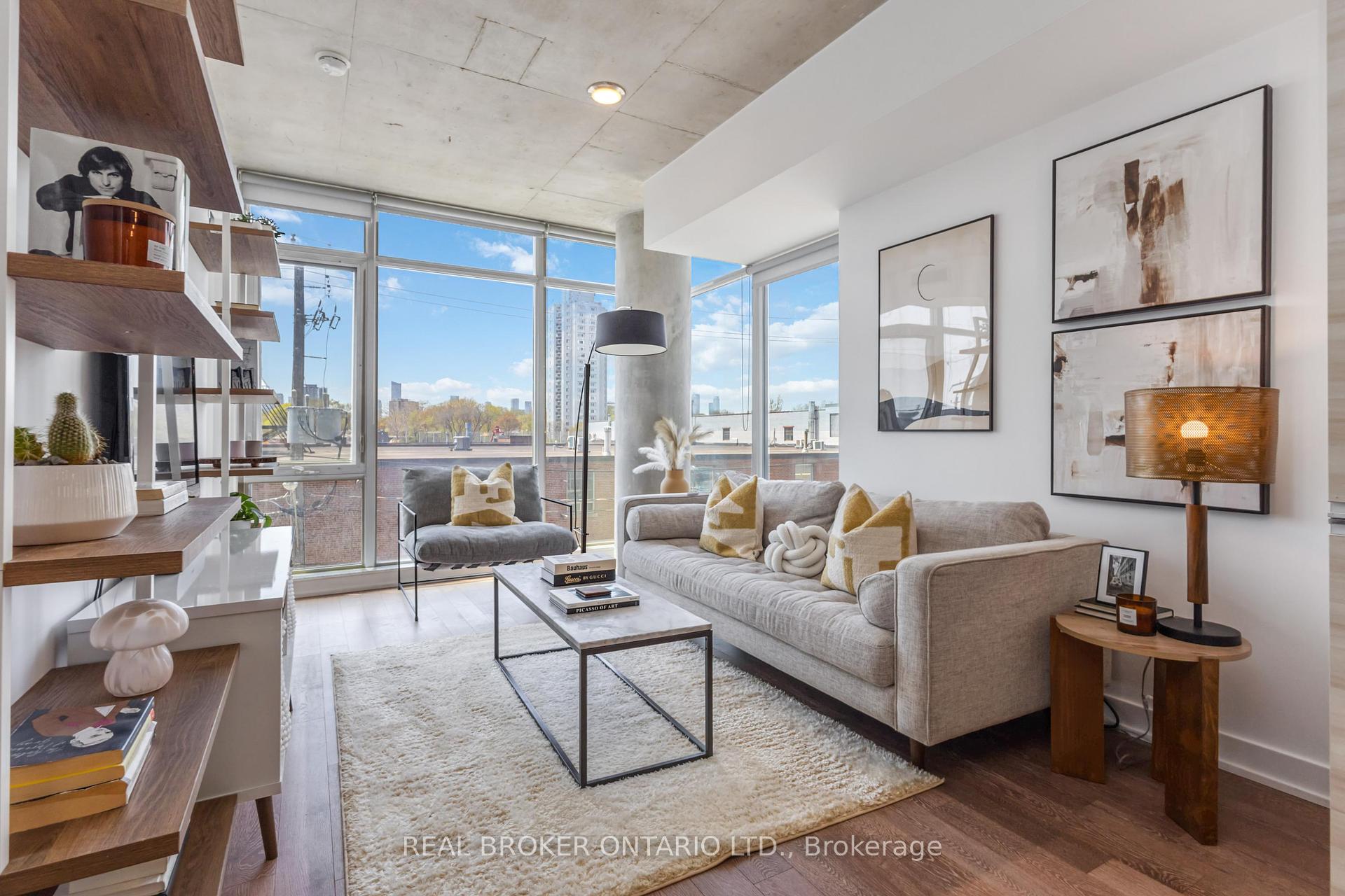 2 Bedrooms Condo at 1190 Dundas, Toronto For sale