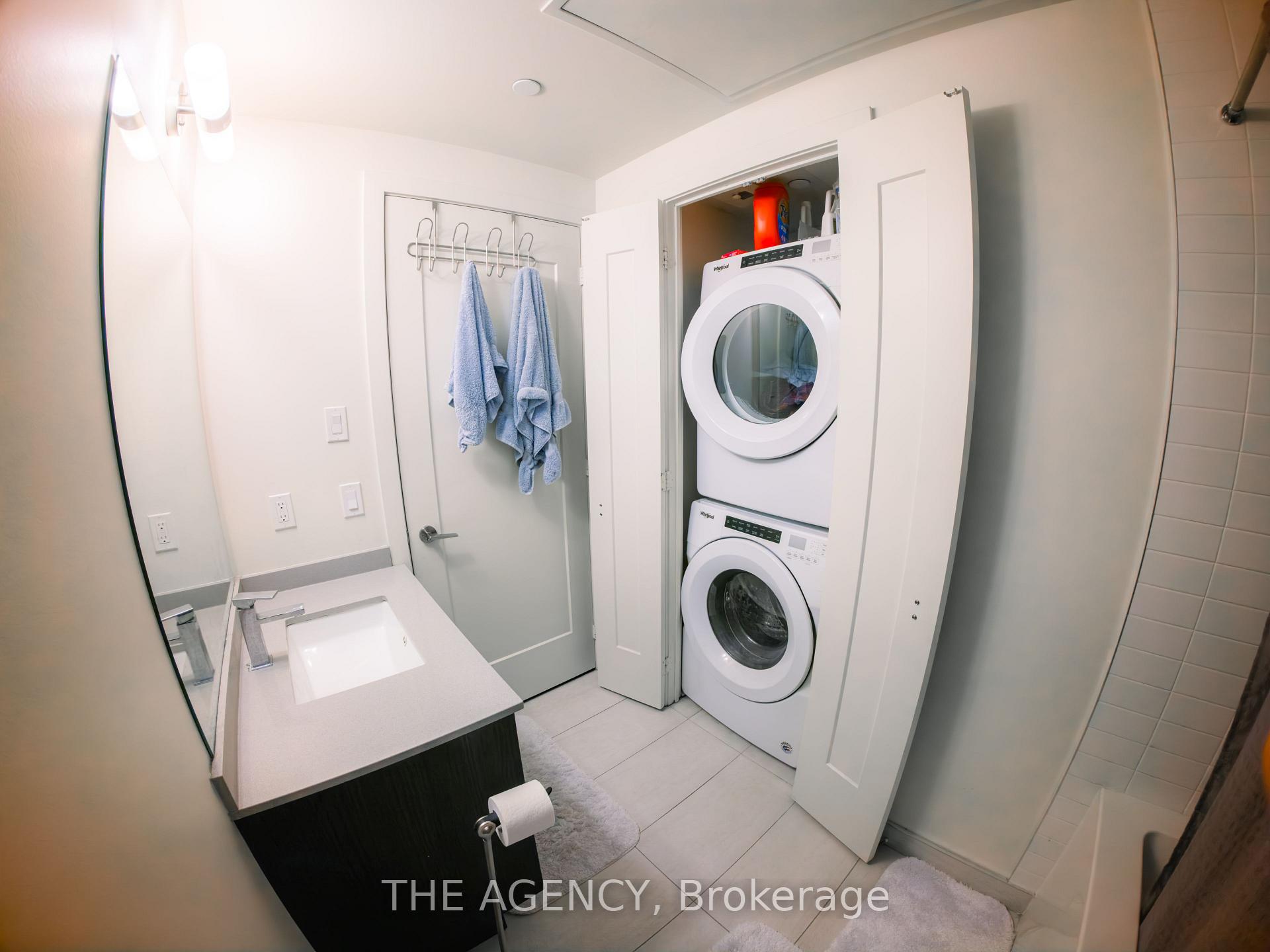 1 Bedroom Condo at 330 Richmond,  Toronto For sale