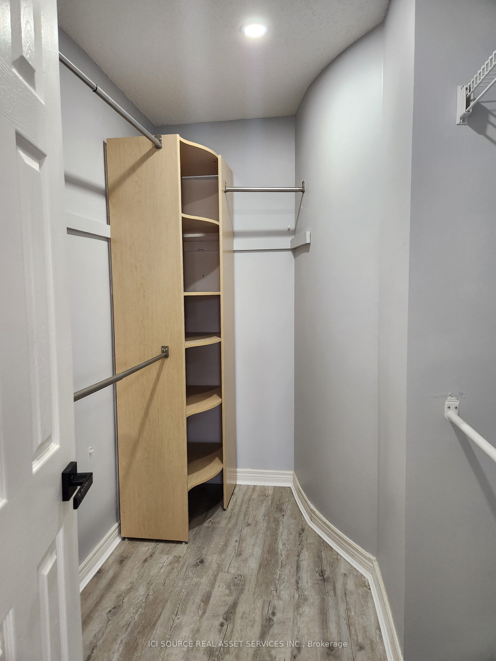 2037 Mckerlie Crescent, Burlington Rose