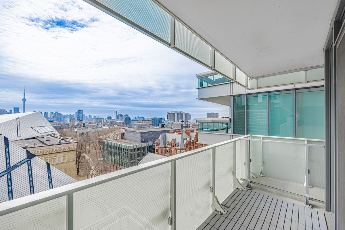 200 Bloor Street W 1001