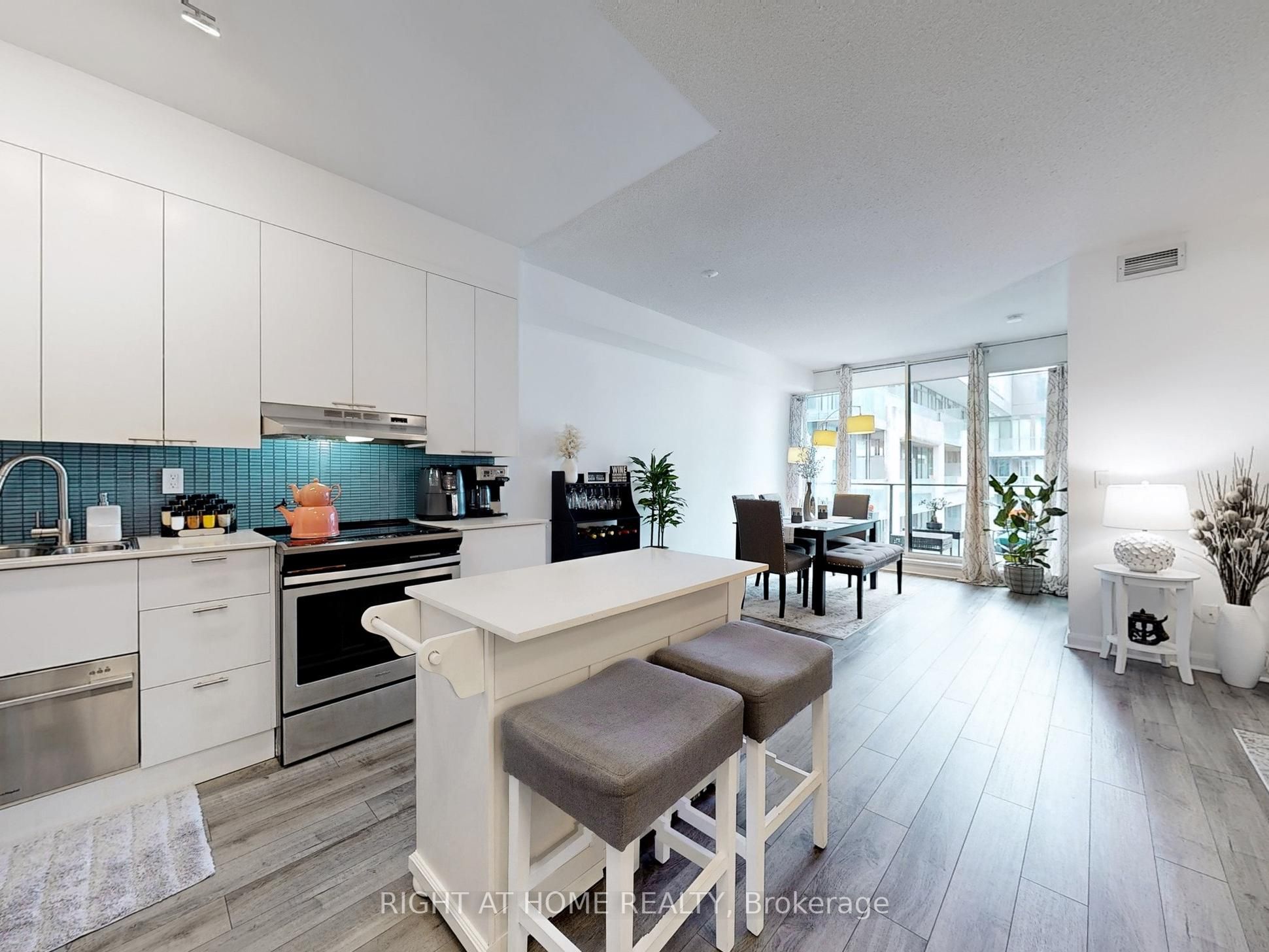 111 Elizabeth Street, #1702