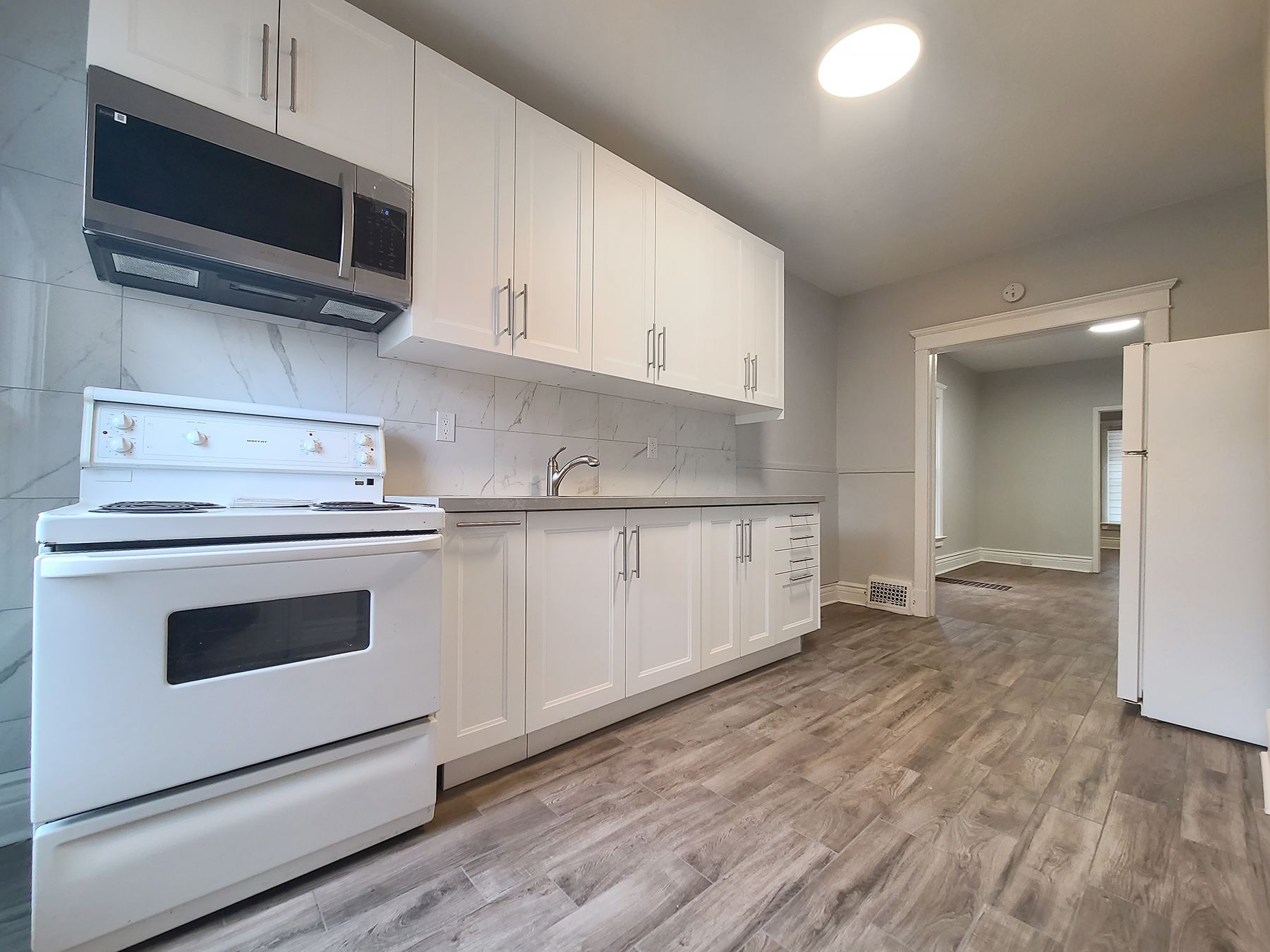 1450 Dundas Street E Main