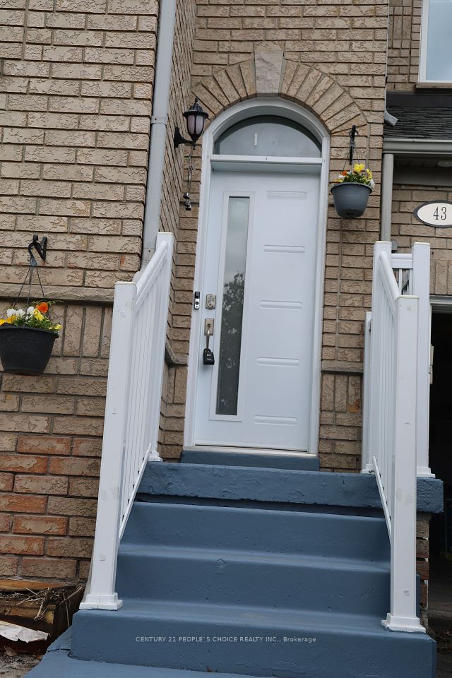 43 Beachsurf Road, Brampton, ON L6R 2R4