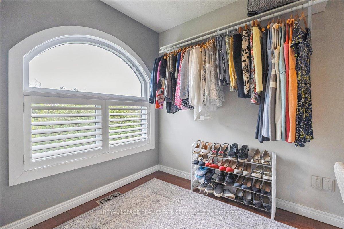 3 Bedrooms Condo at 2250 Rockingham, Oakville For sale