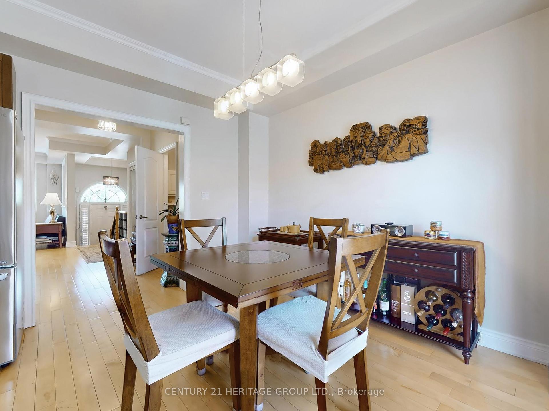 4 Bedrooms Condo at 127 Mill, Toronto For sale