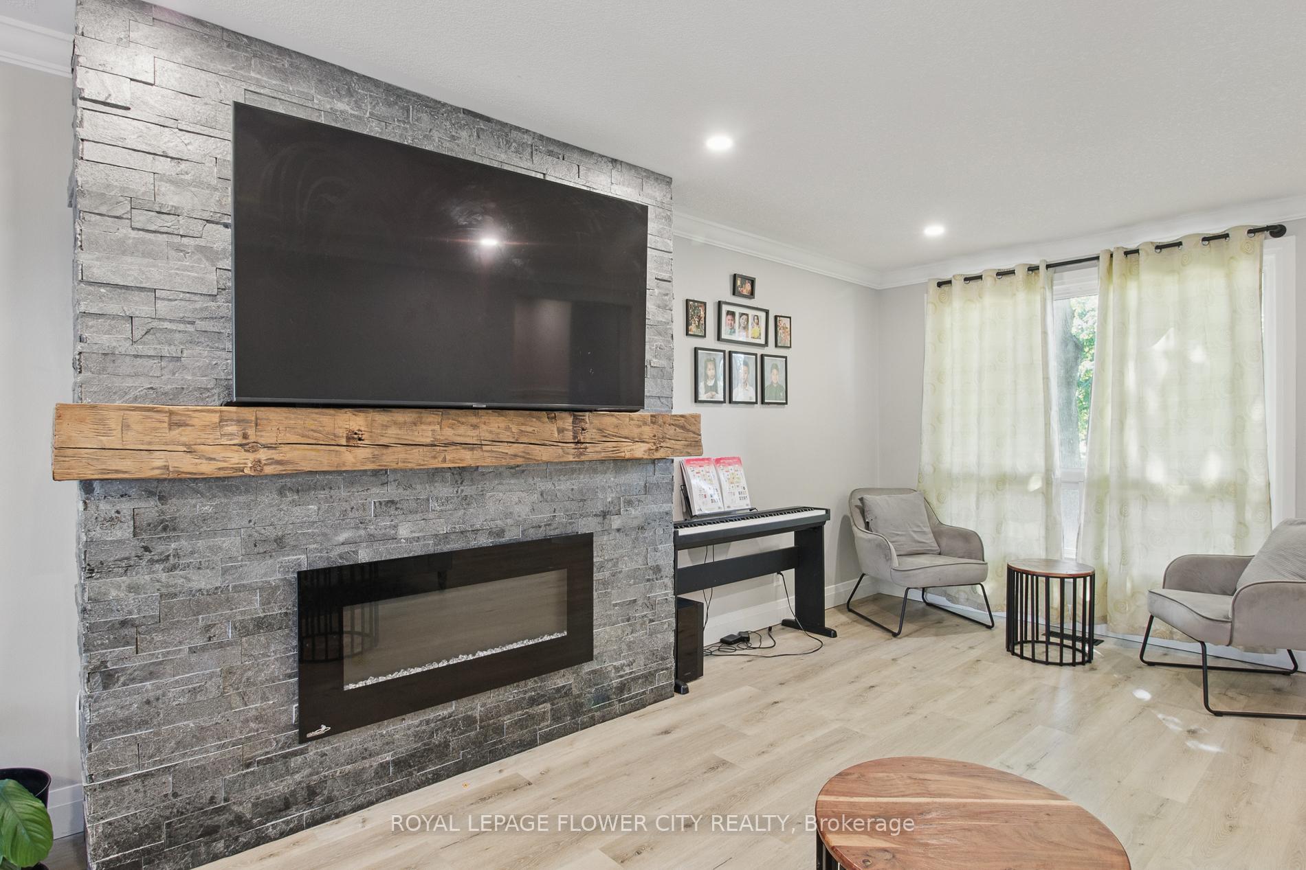3 Bedrooms Condo at 151 Gateshead, Hamilton For sale