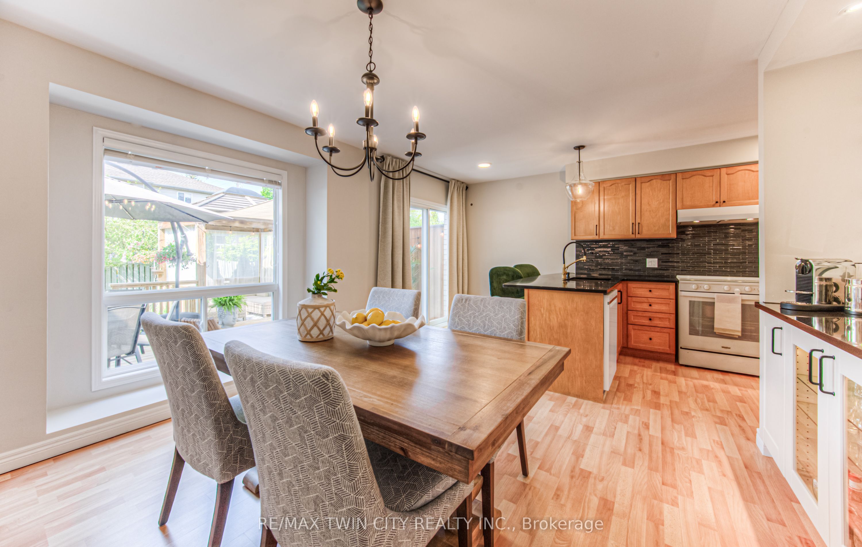 381 University Downs Crescent