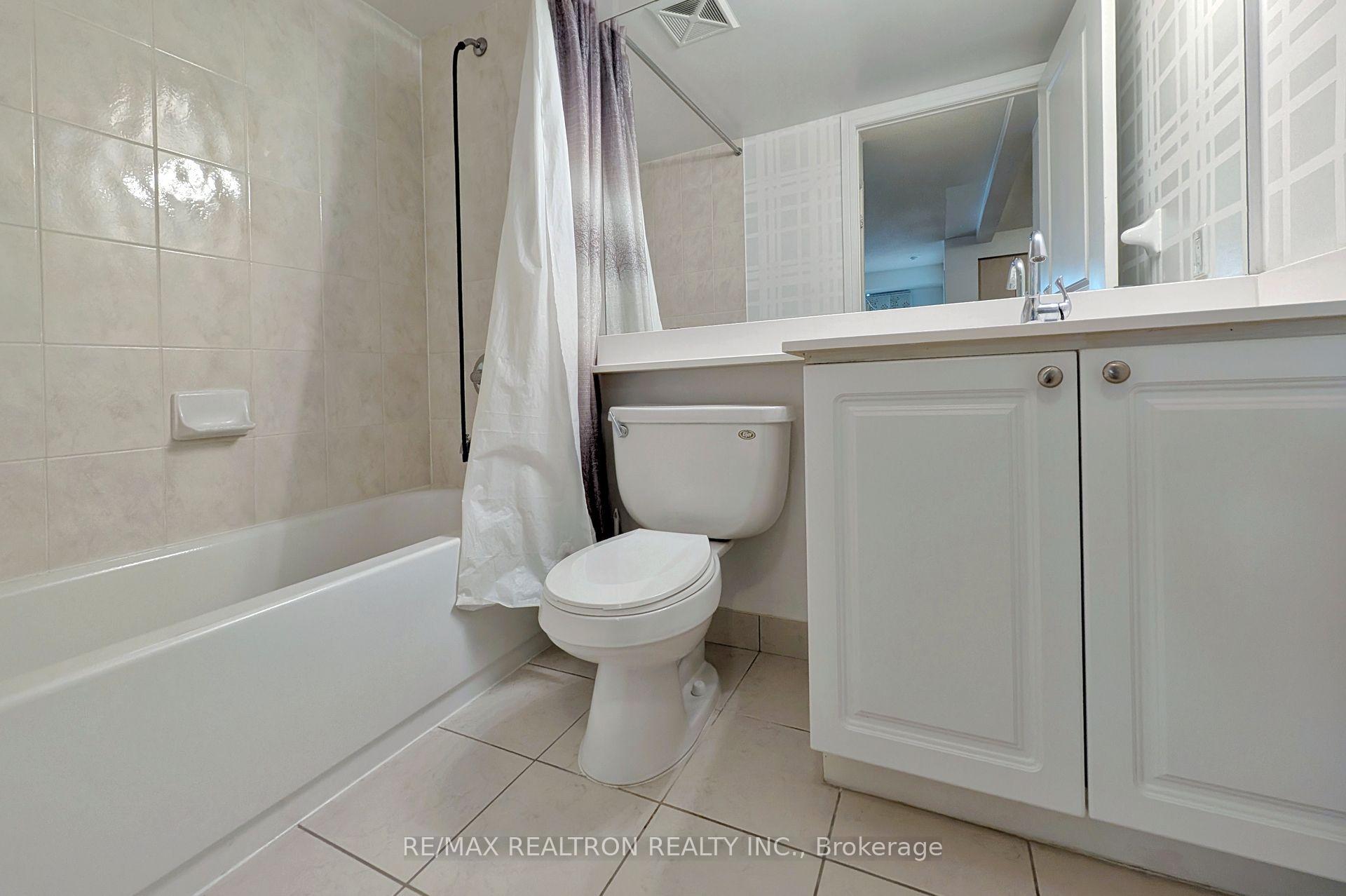3 Bedrooms Condo at 35 Bales, Toronto For sale