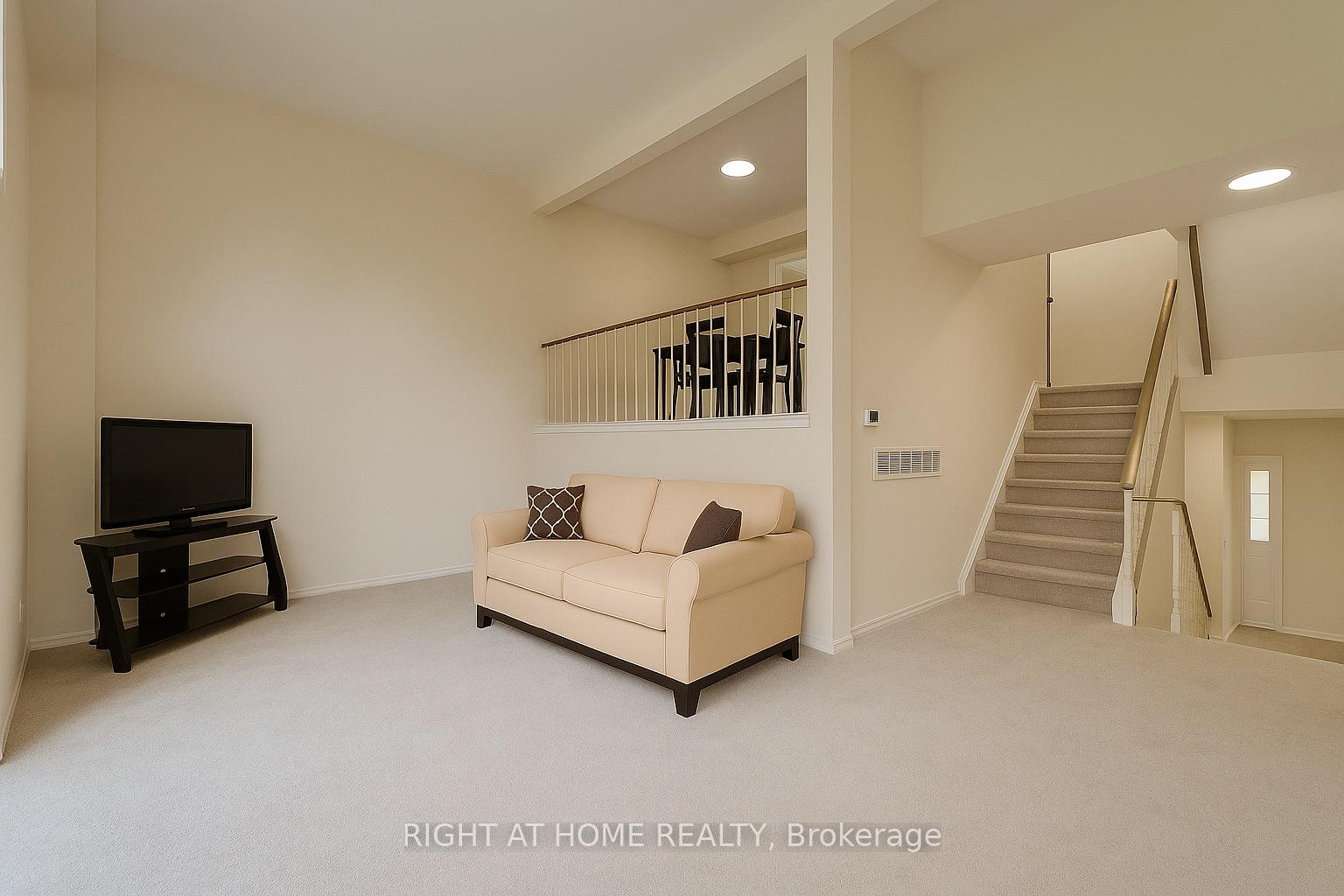 4 Bedrooms Condo at 286 Sprucewood, Toronto For sale