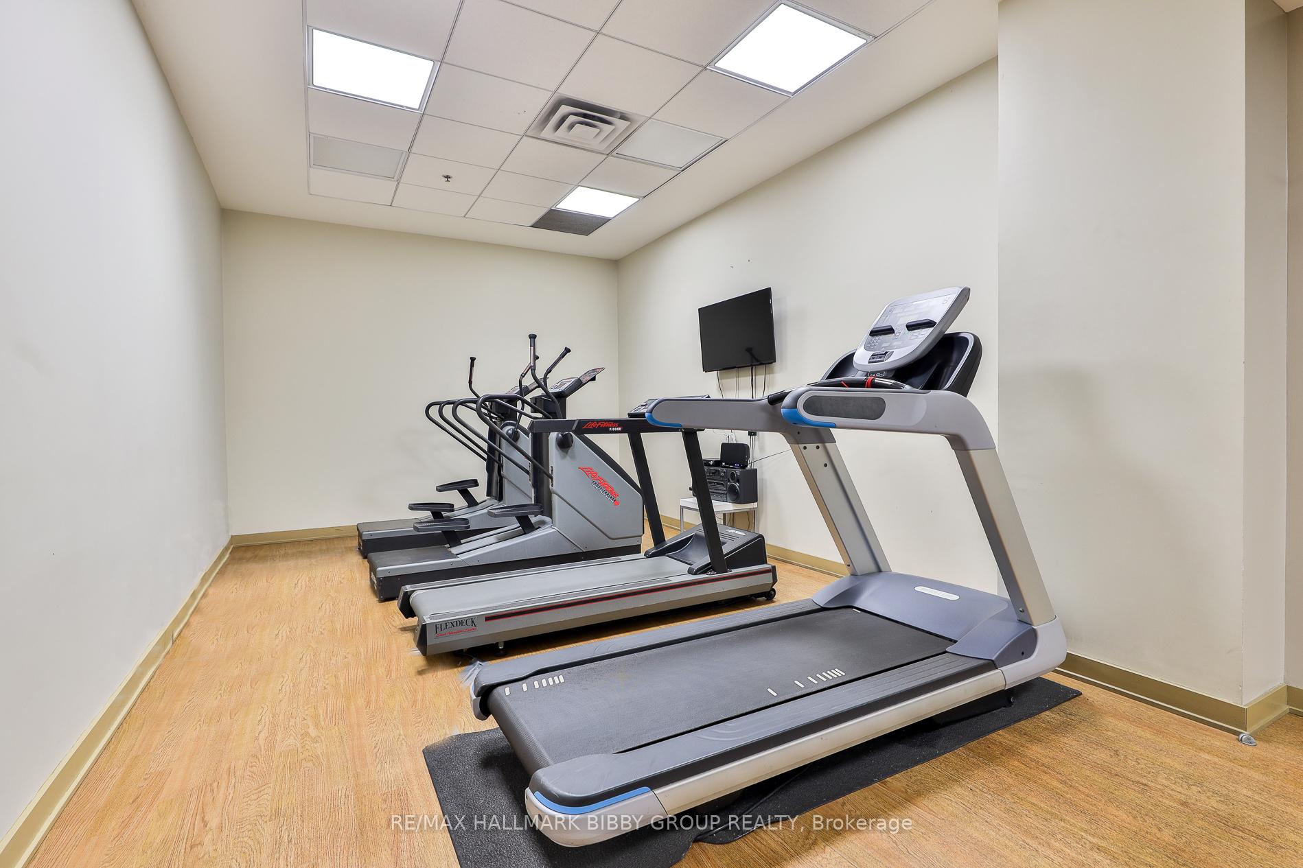 2 Bedrooms Condo at 954 King, Toronto For sale