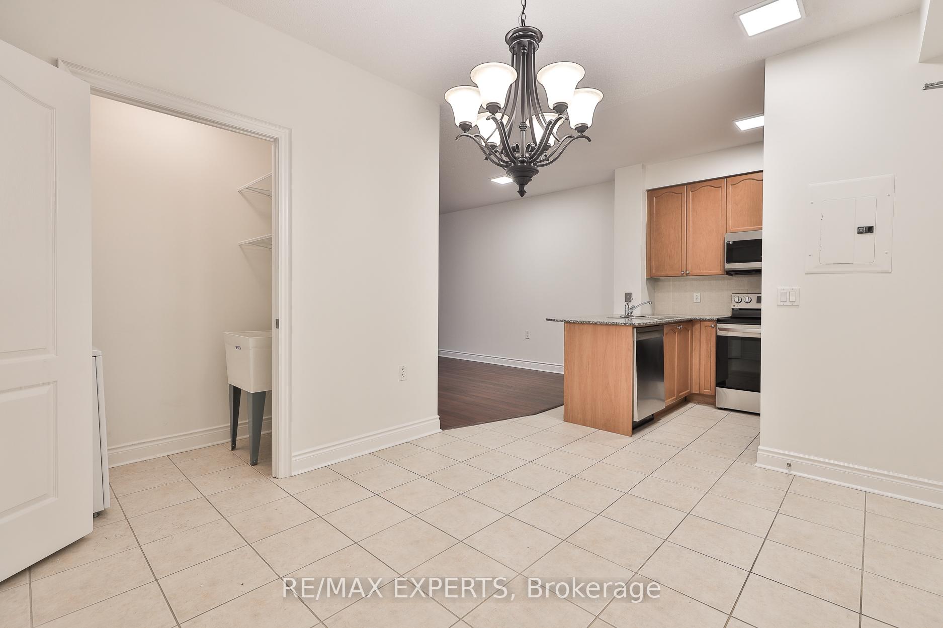 2 Bedrooms Condo at 8201 Islington, Vaughan For sale