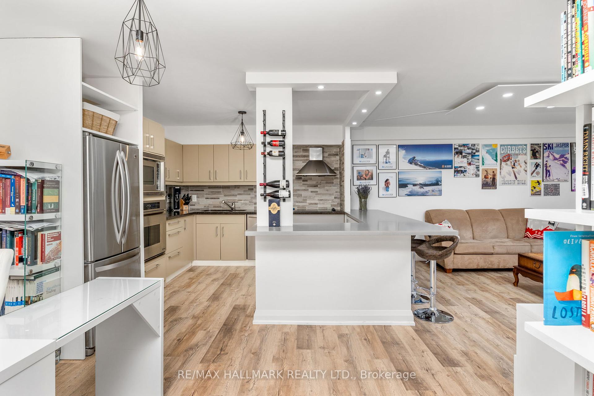 2 Bedrooms Condo at 212 St George, Toronto For sale