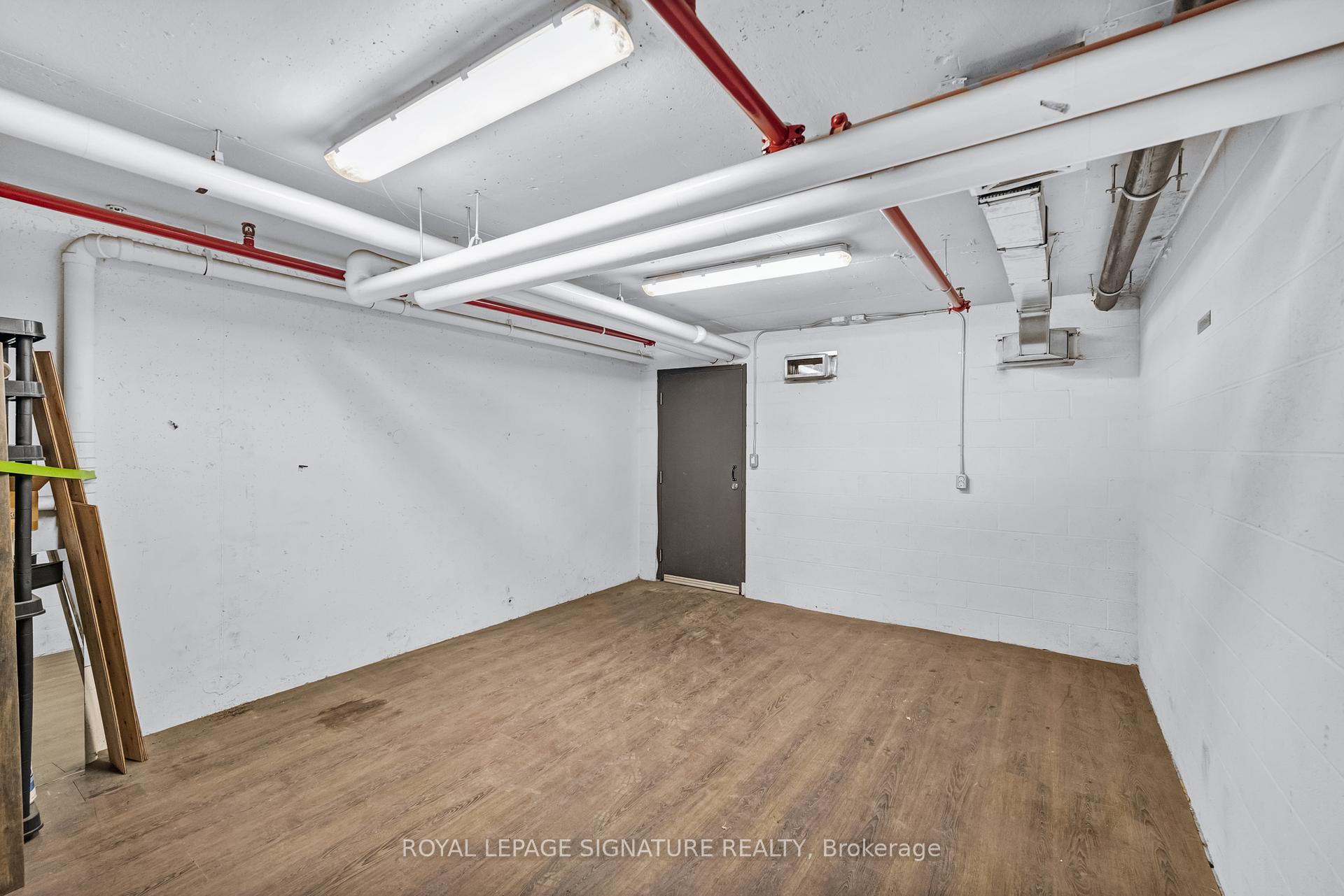 3 Bedrooms Condo at 46 Curzon,  Toronto For sale