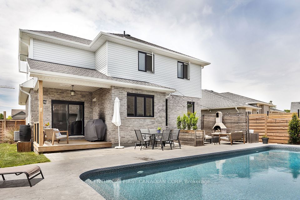 114 Old Field Lane, Central Elgin, ON N5L 0A9