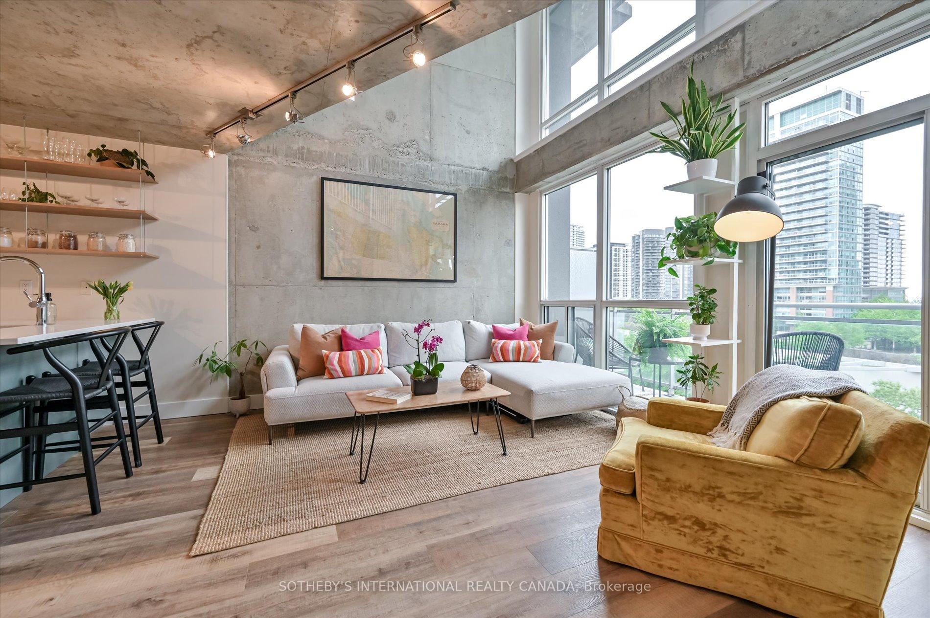 2 Bedrooms Condo at 1029 King, Toronto For sale