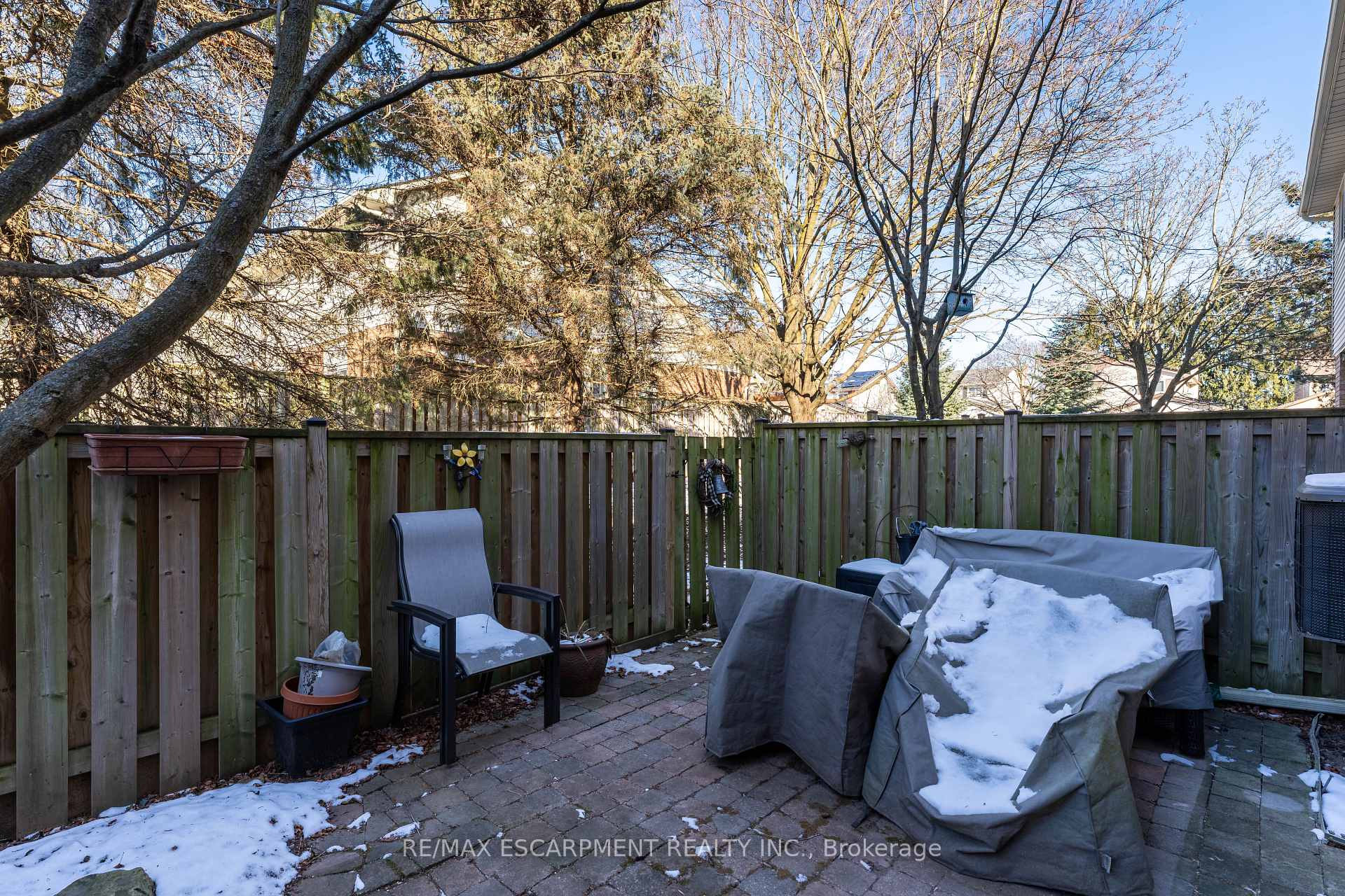 3 Bedrooms Condo at 79 Braeheid,  Hamilton For sale