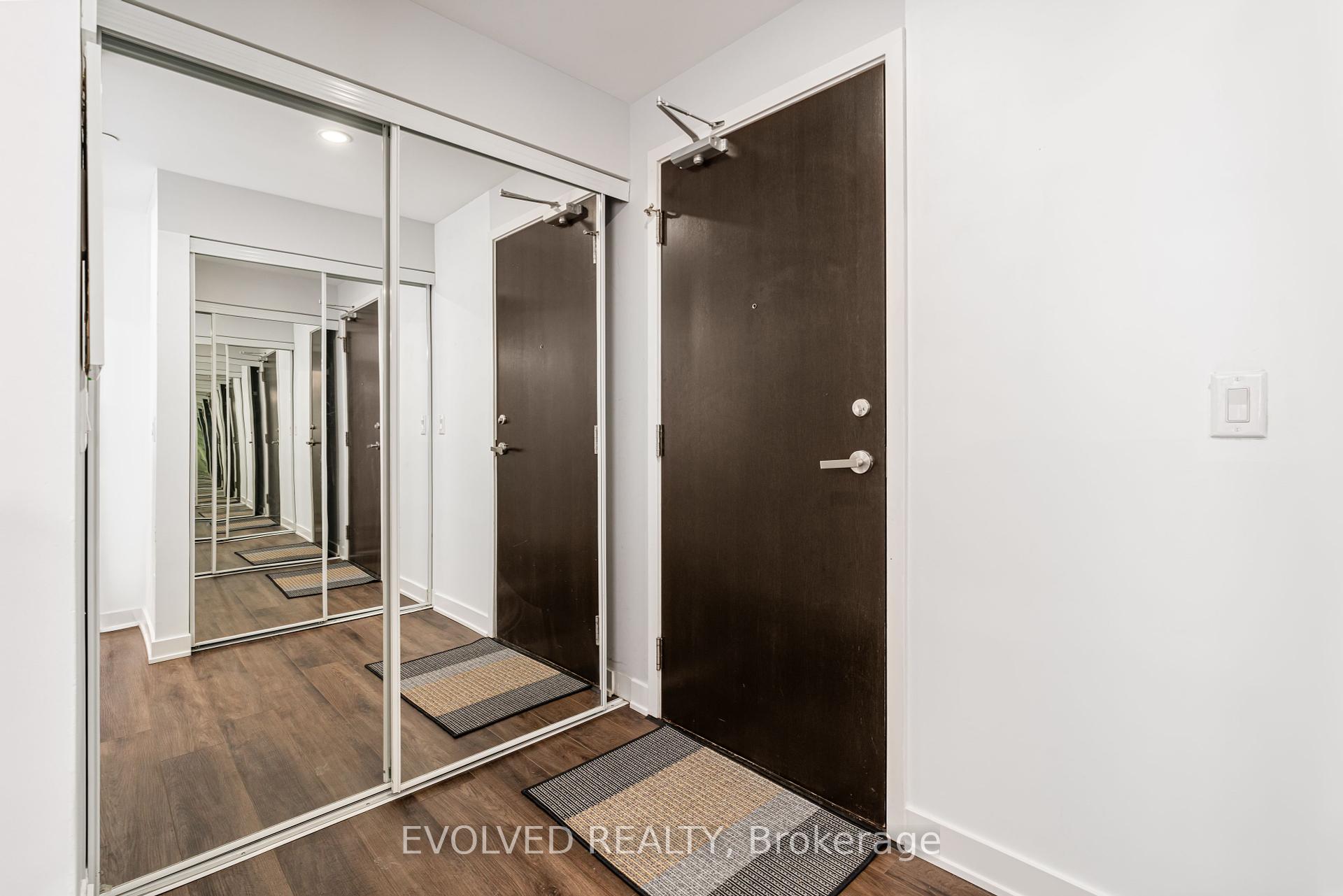 2 Bedrooms Condo at 55 Regent Park,  Toronto For sale
