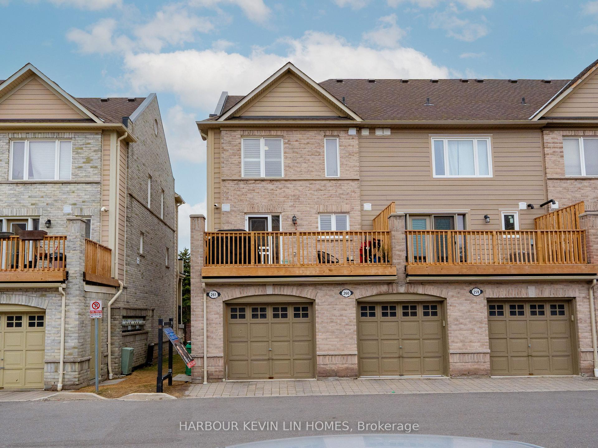 3 Bedrooms Condo at 4975 Southampton, Mississauga For sale