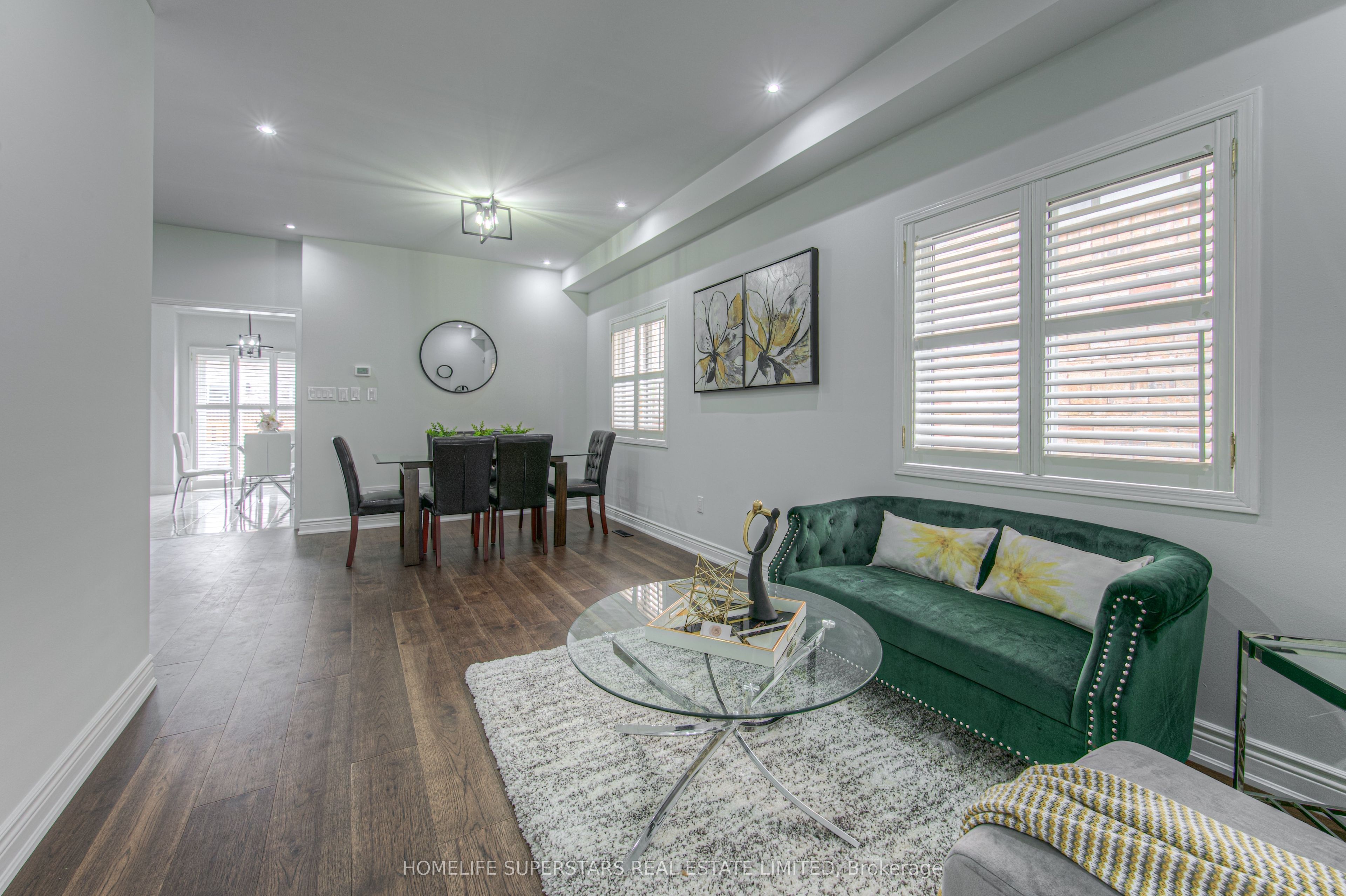 5676 Fantasia Manor