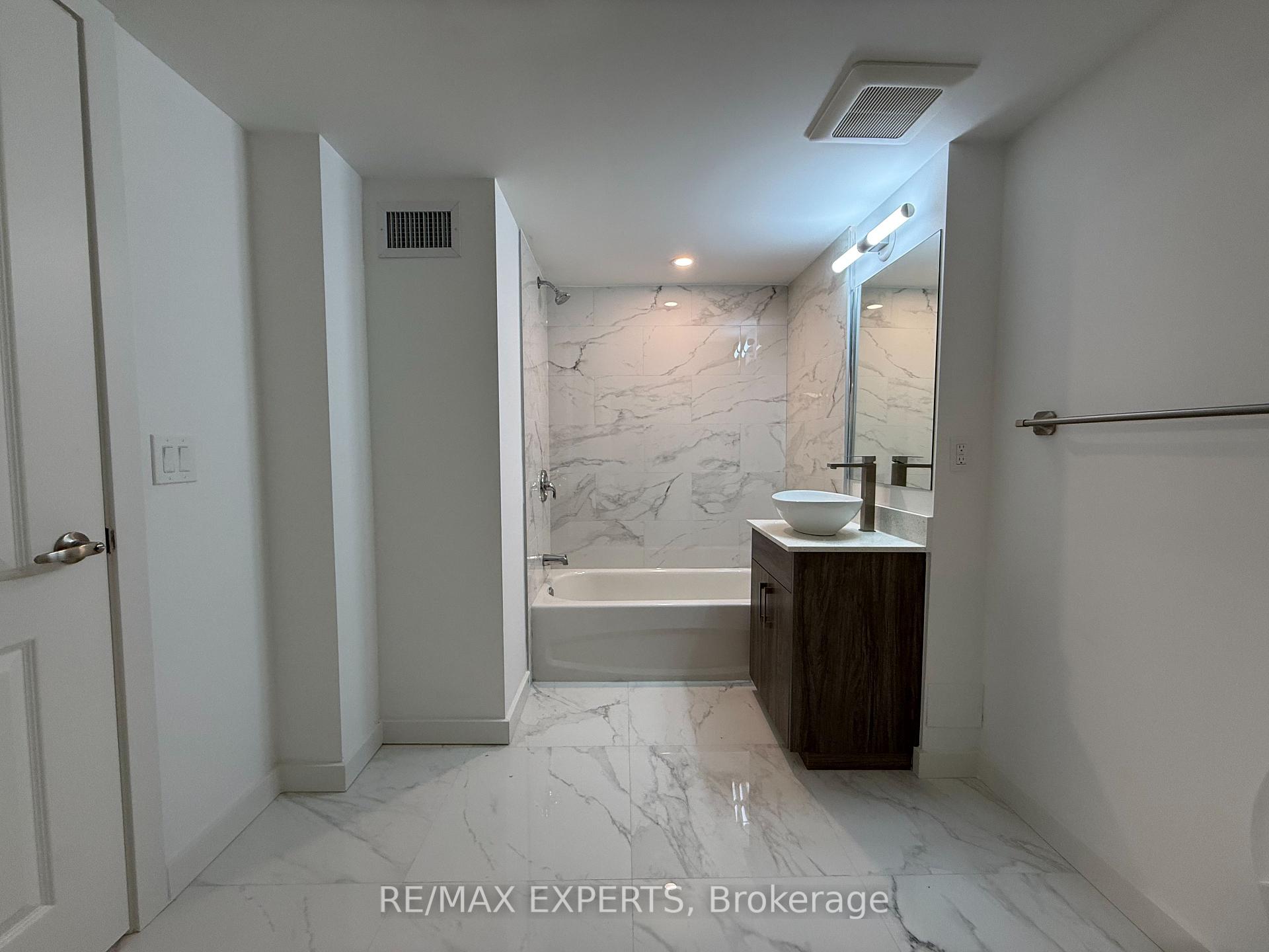 1 Bedroom Condo at 45 Connaught, Toronto For sale