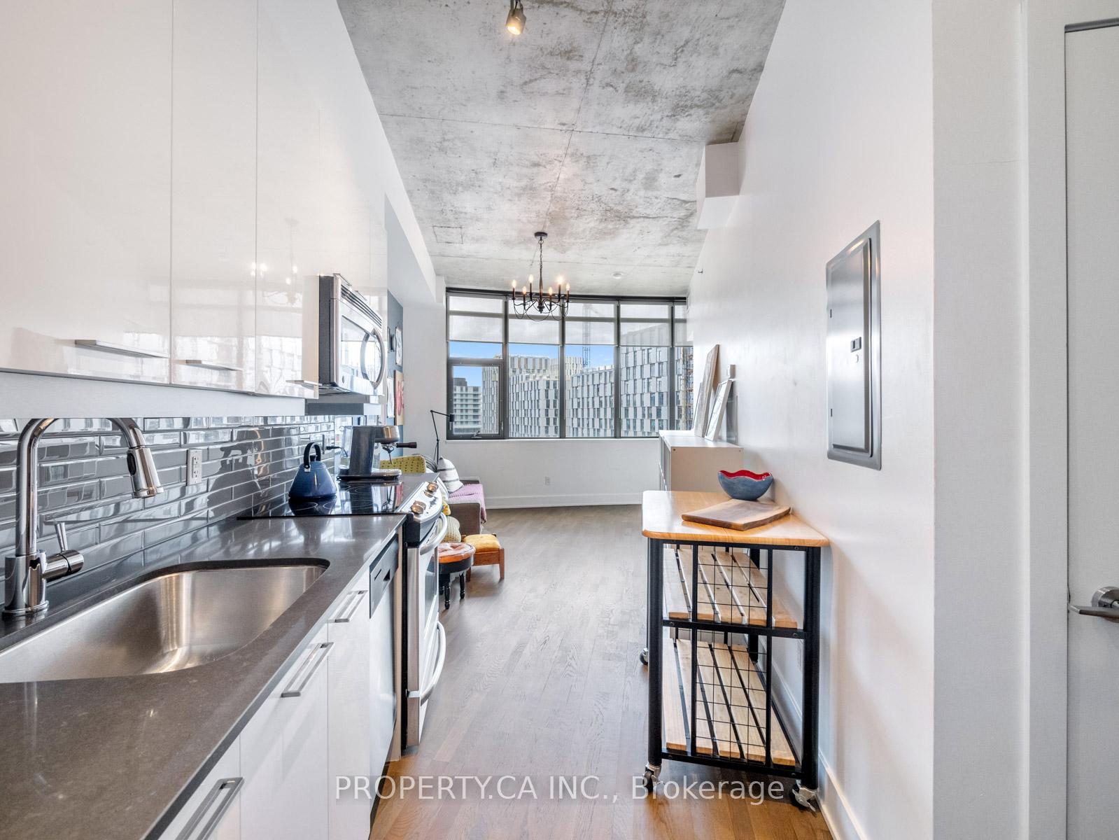 2 Bedrooms Condo at 90 Trinity,  Toronto For sale