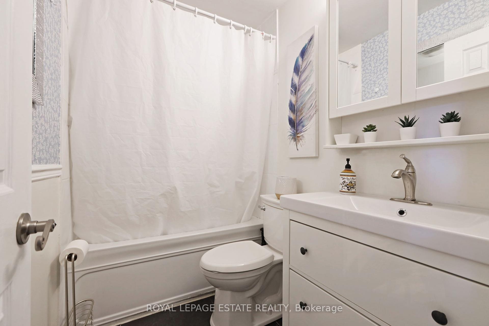 4 Bedrooms Condo at 3100 Kingston, Toronto For sale