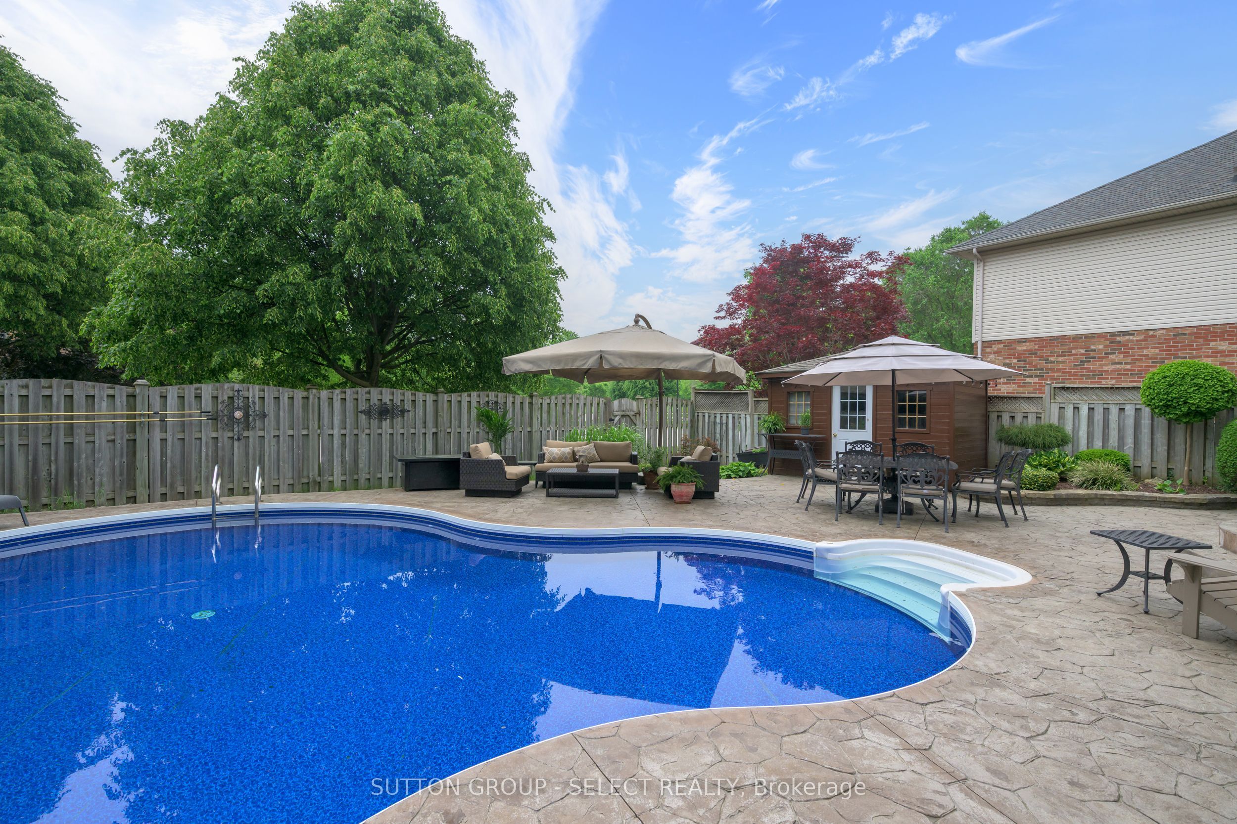 42 Pinebrook Court