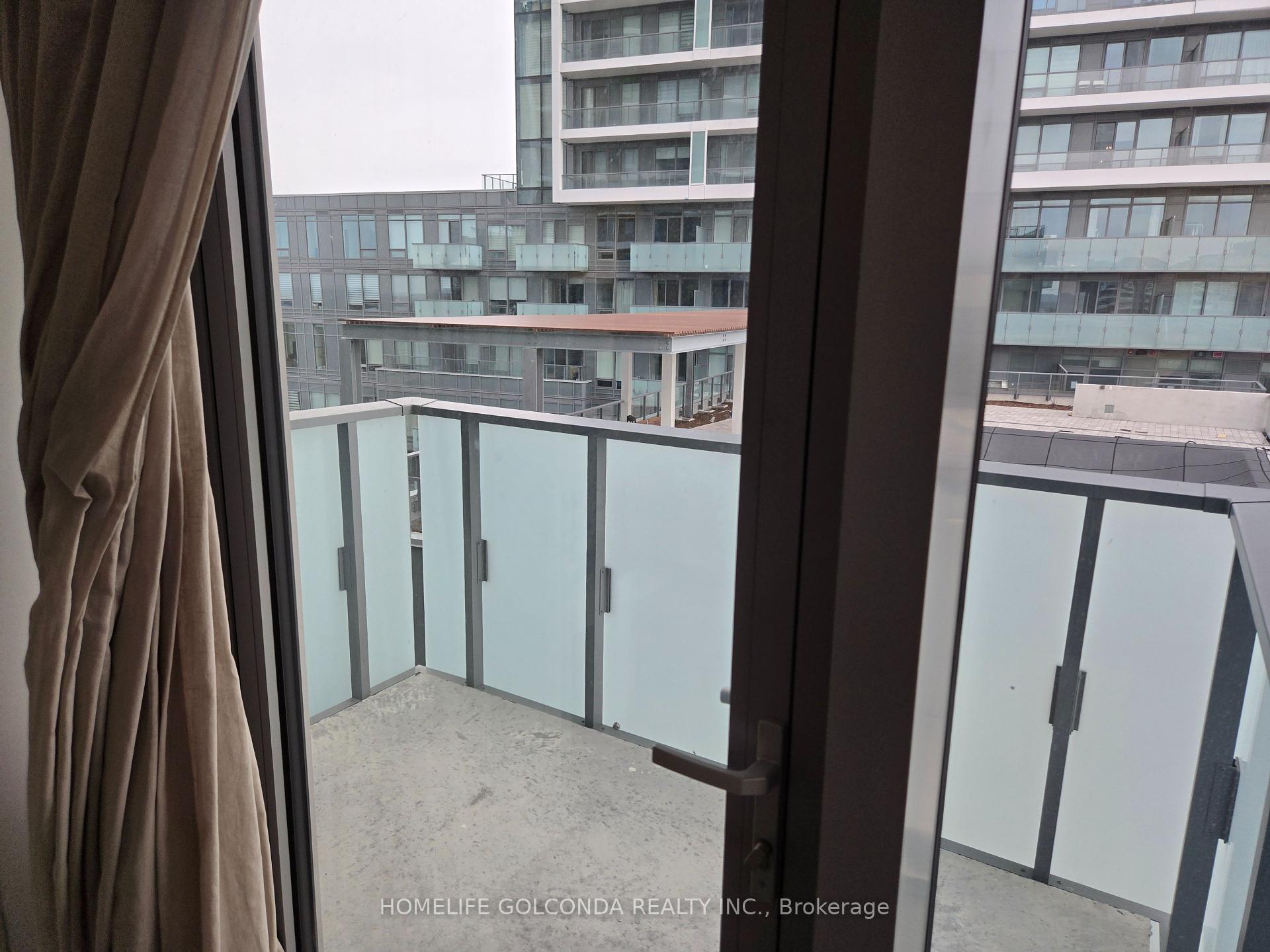 3 Bedrooms Condo at 7 Golden Lion, Toronto For sale