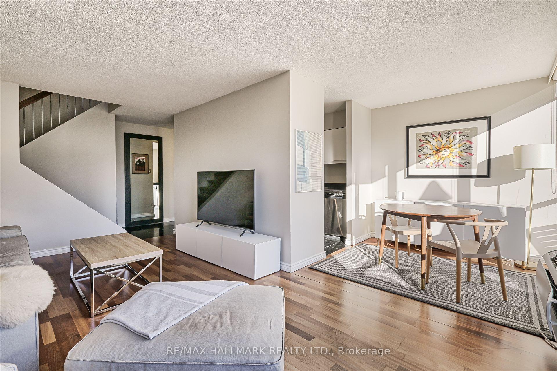 2 Bedrooms Condo at 86 Gerrard, Toronto For sale