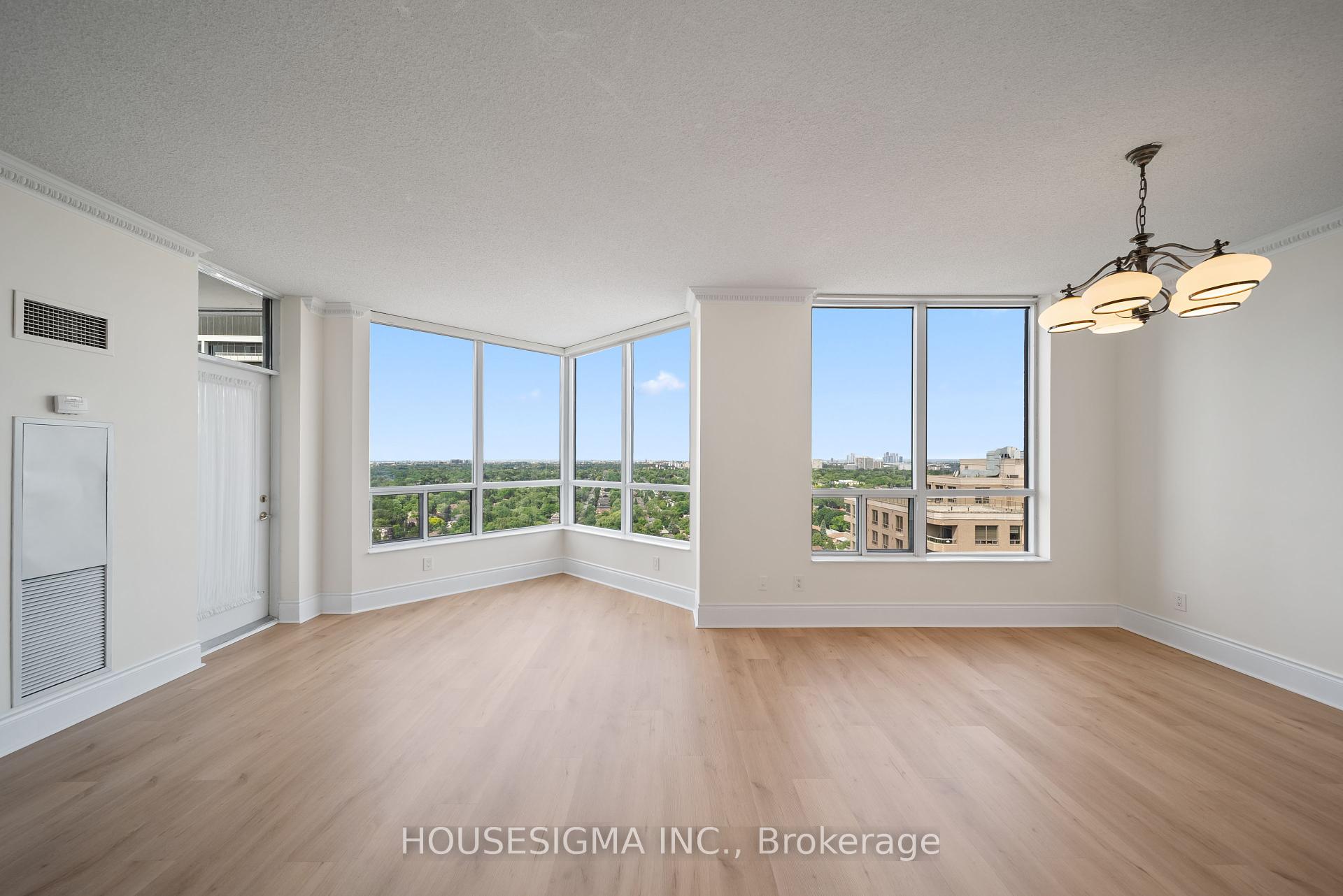 3 Bedrooms Condo at 5 Northtown, Toronto For sale