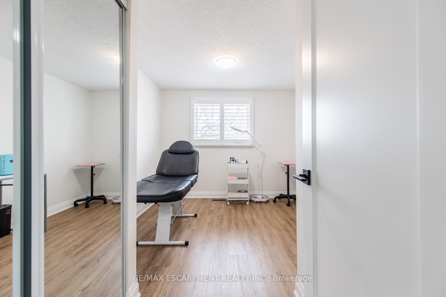 3 Bedrooms Condo at 150 Gateshead, Hamilton For sale