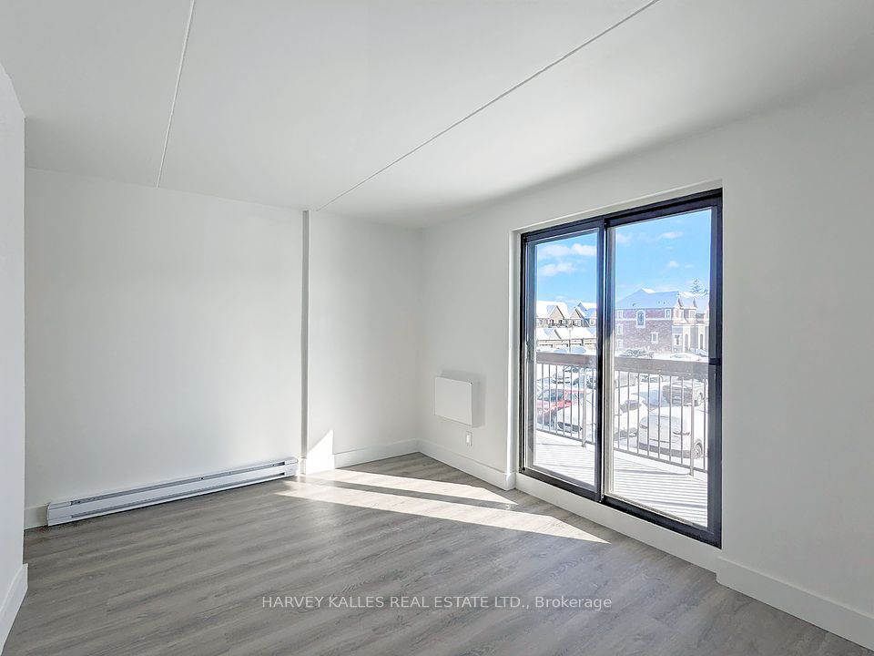 601 Dundas Street E 209