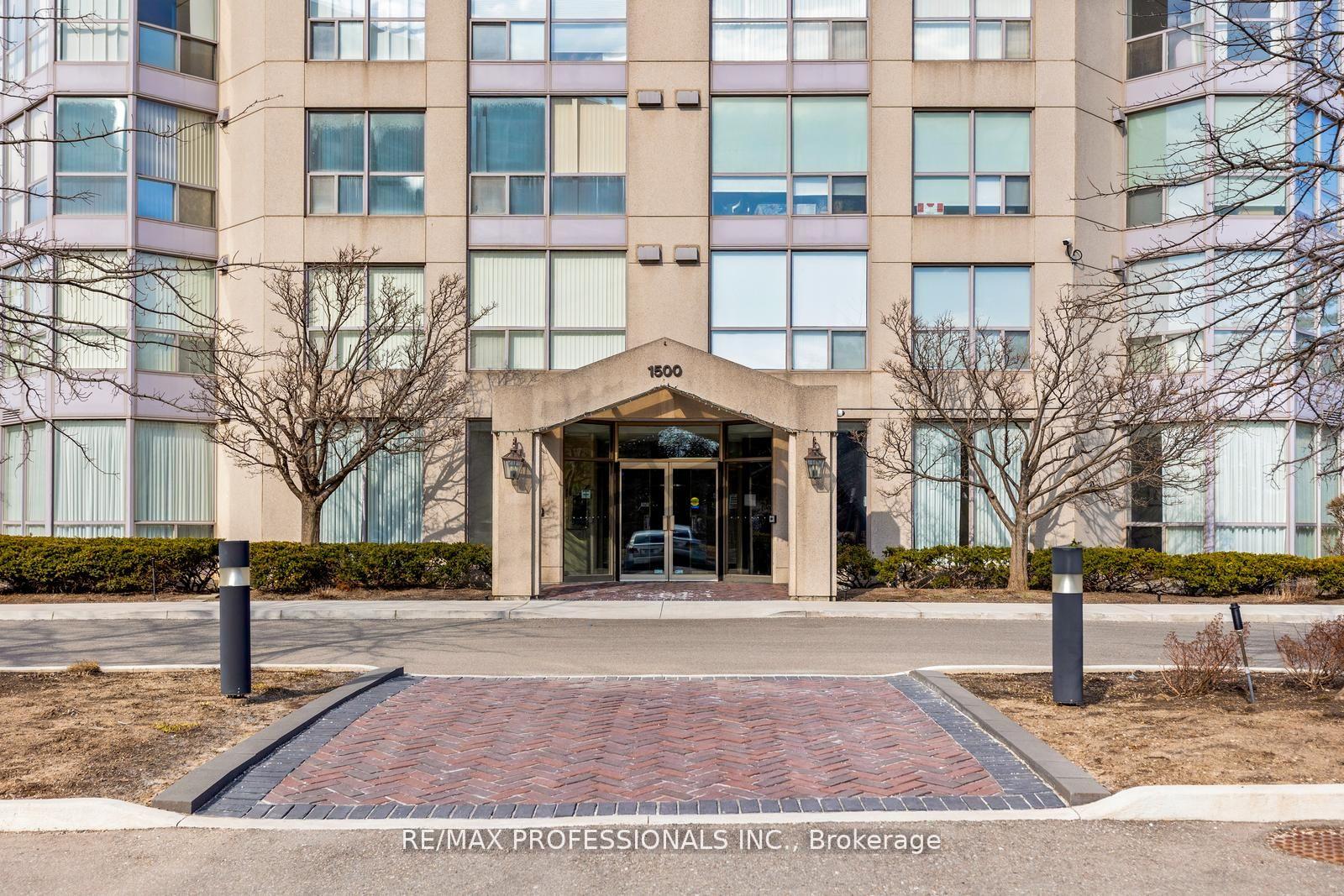 2 Bedrooms Condo at 1500 Grazia, Mississauga For sale