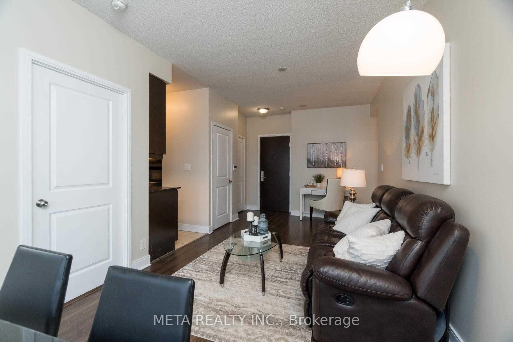 2 Bedrooms Condo at 50 Absolute, Mississauga For sale