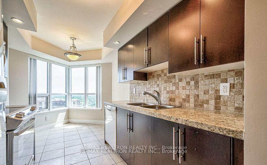 3 Bedrooms Condo at 500 Doris, Toronto For sale