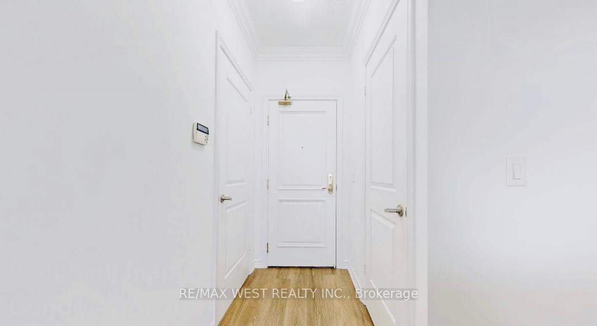 2 Bedrooms Condo at 9235 Jane, Vaughan For sale