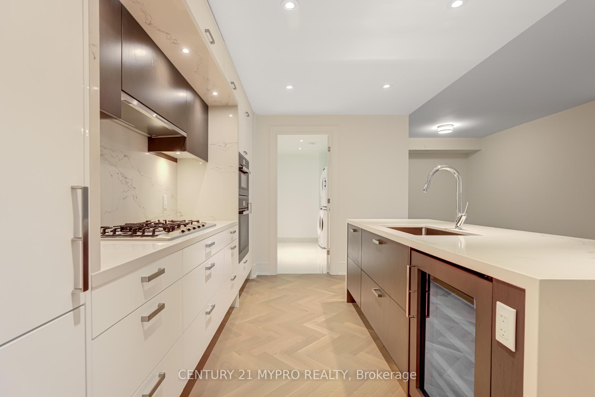 3 Bedrooms Condo at 455 Wellington,  Toronto For sale