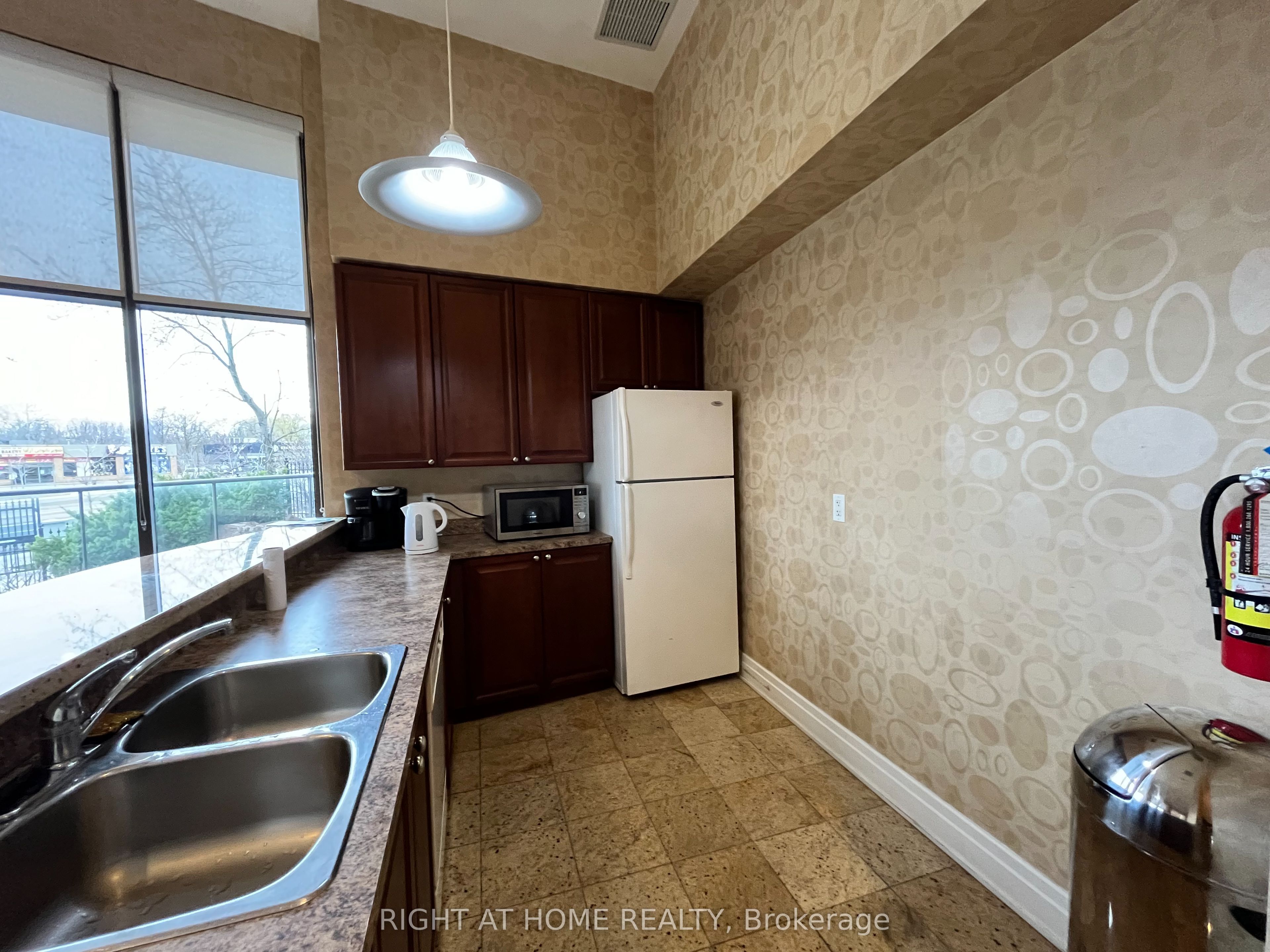 11121 Yonge Street, ## 602