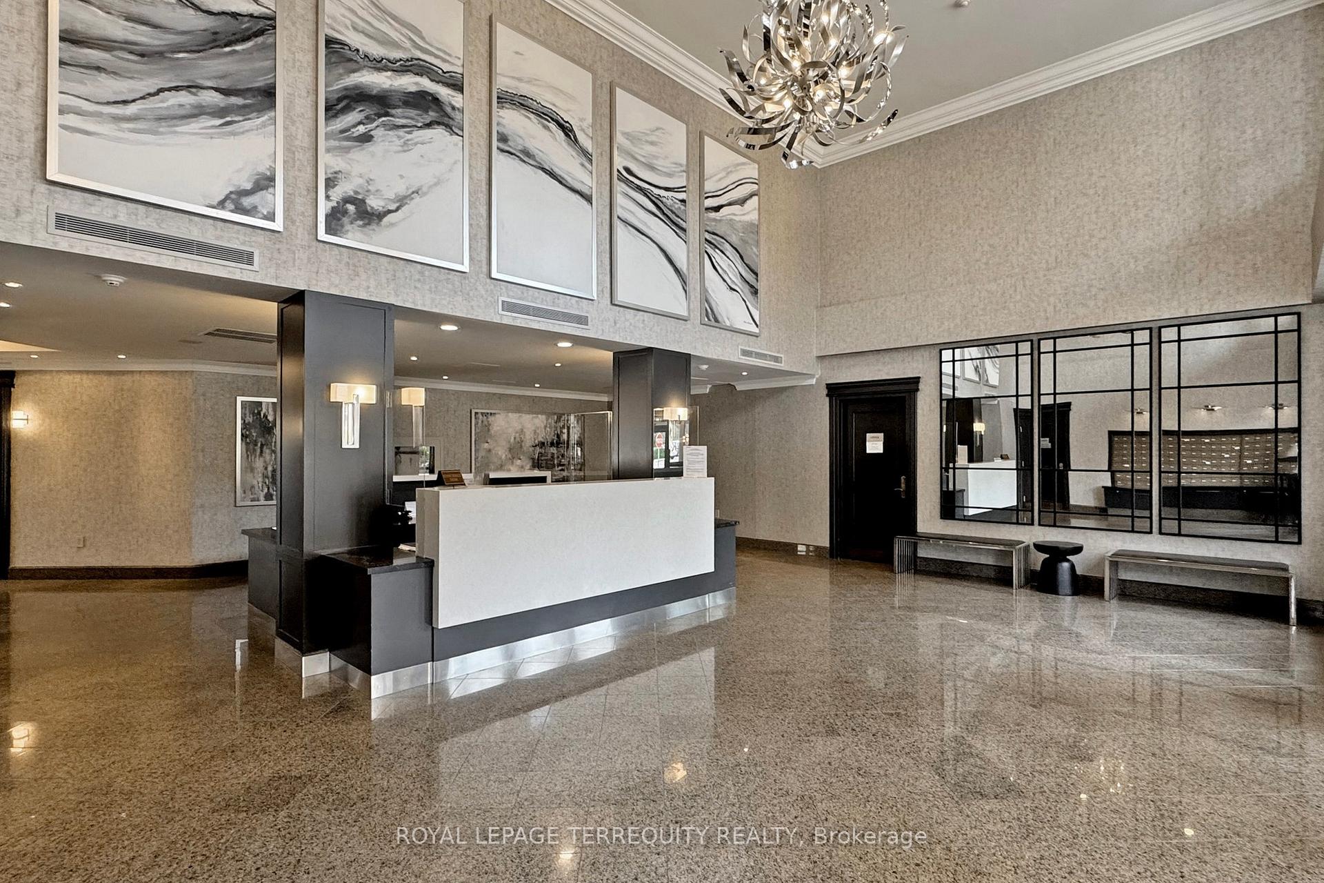 3 Bedrooms Condo at 2 Clairtrell, Toronto For sale