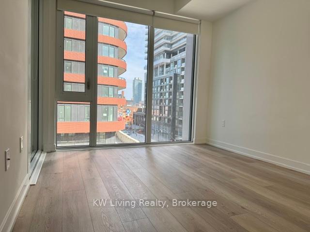2 Bedrooms Condo at 158 Front,  Toronto For sale