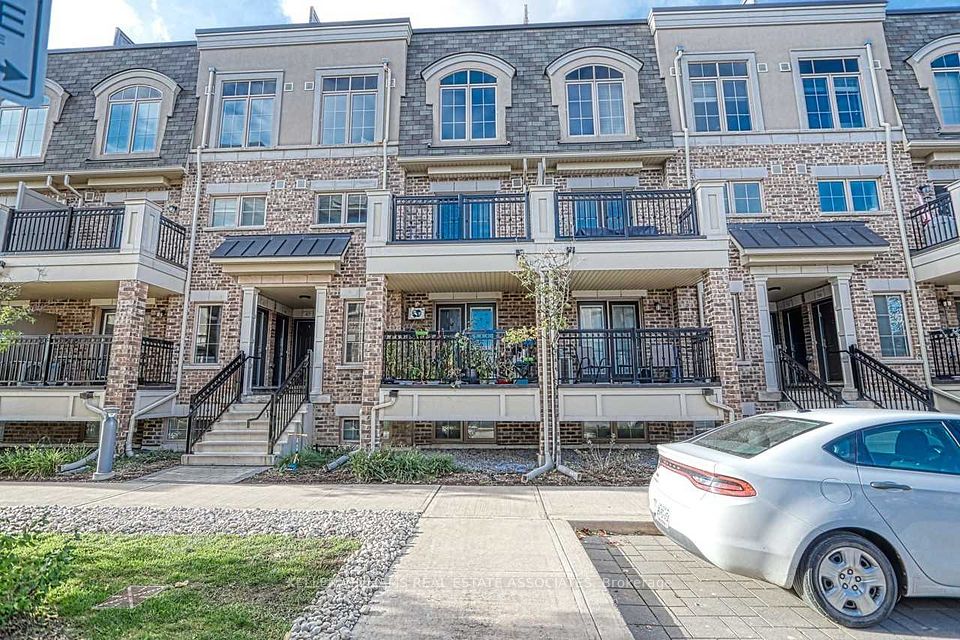 2441 Greenwich Drive