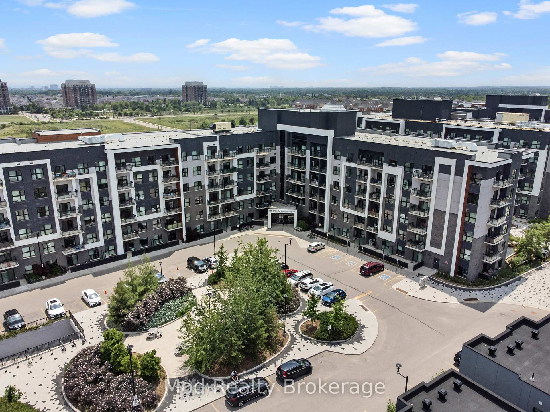 2 Bedrooms Condo at 128 Grovewood, Oakville For sale