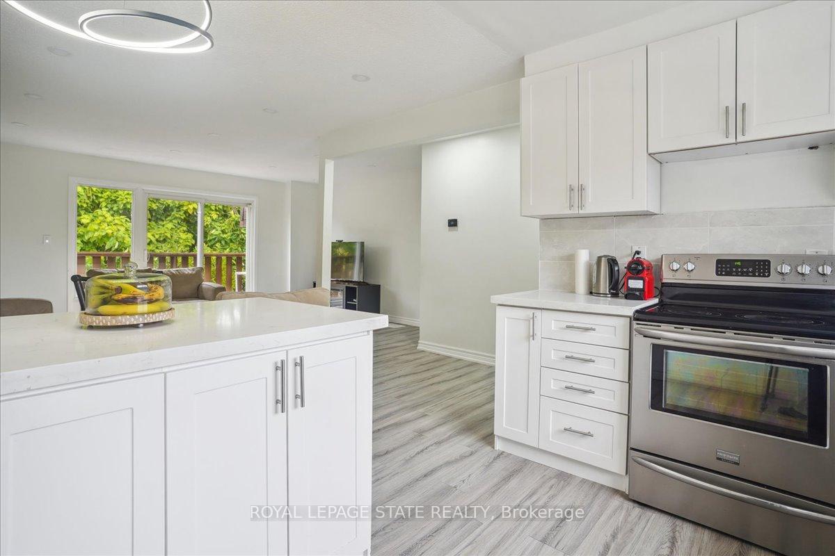 3 Bedrooms Condo at 36 Greendale,  Hamilton For sale