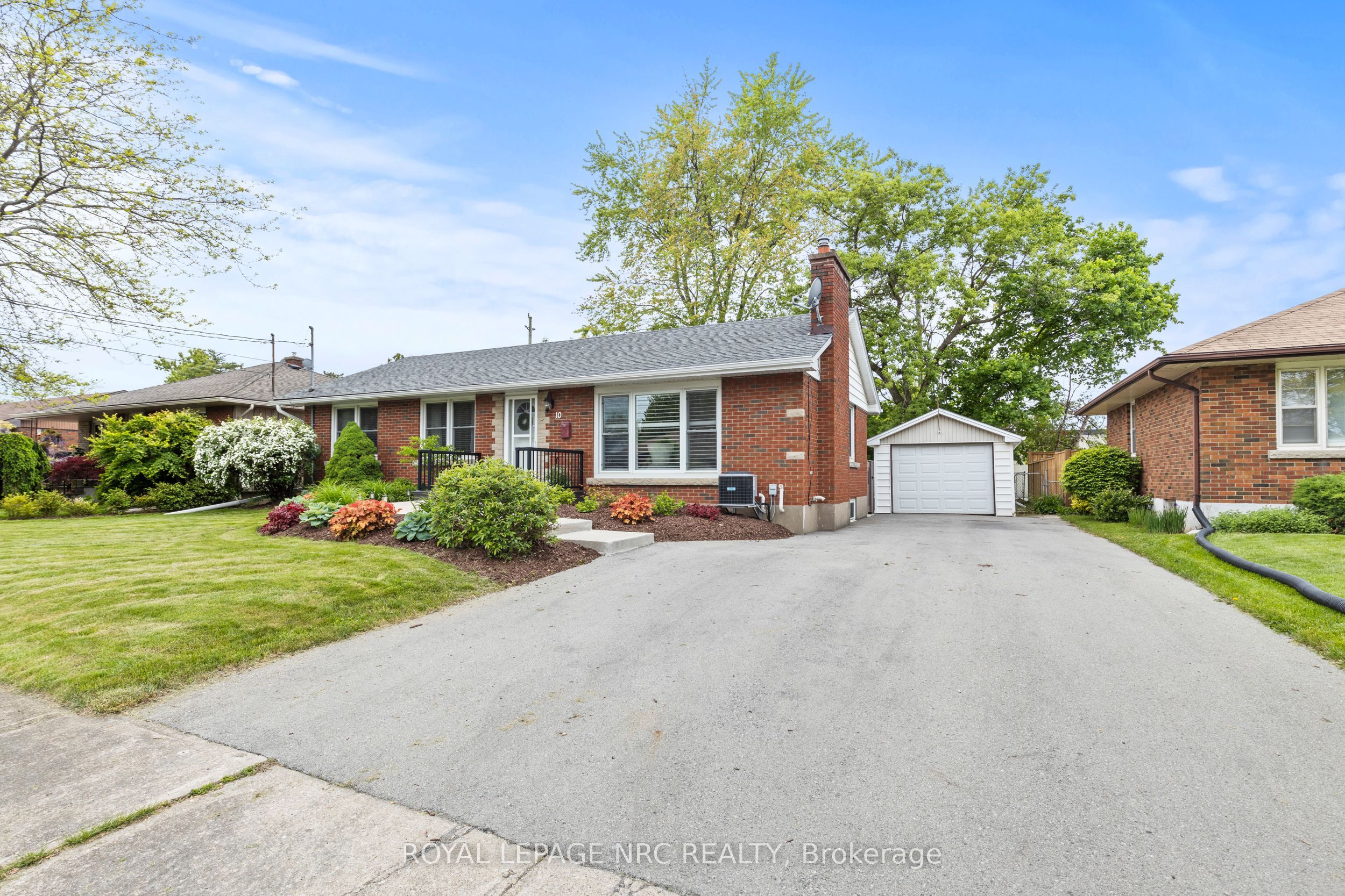 10 Whiteoak Drive